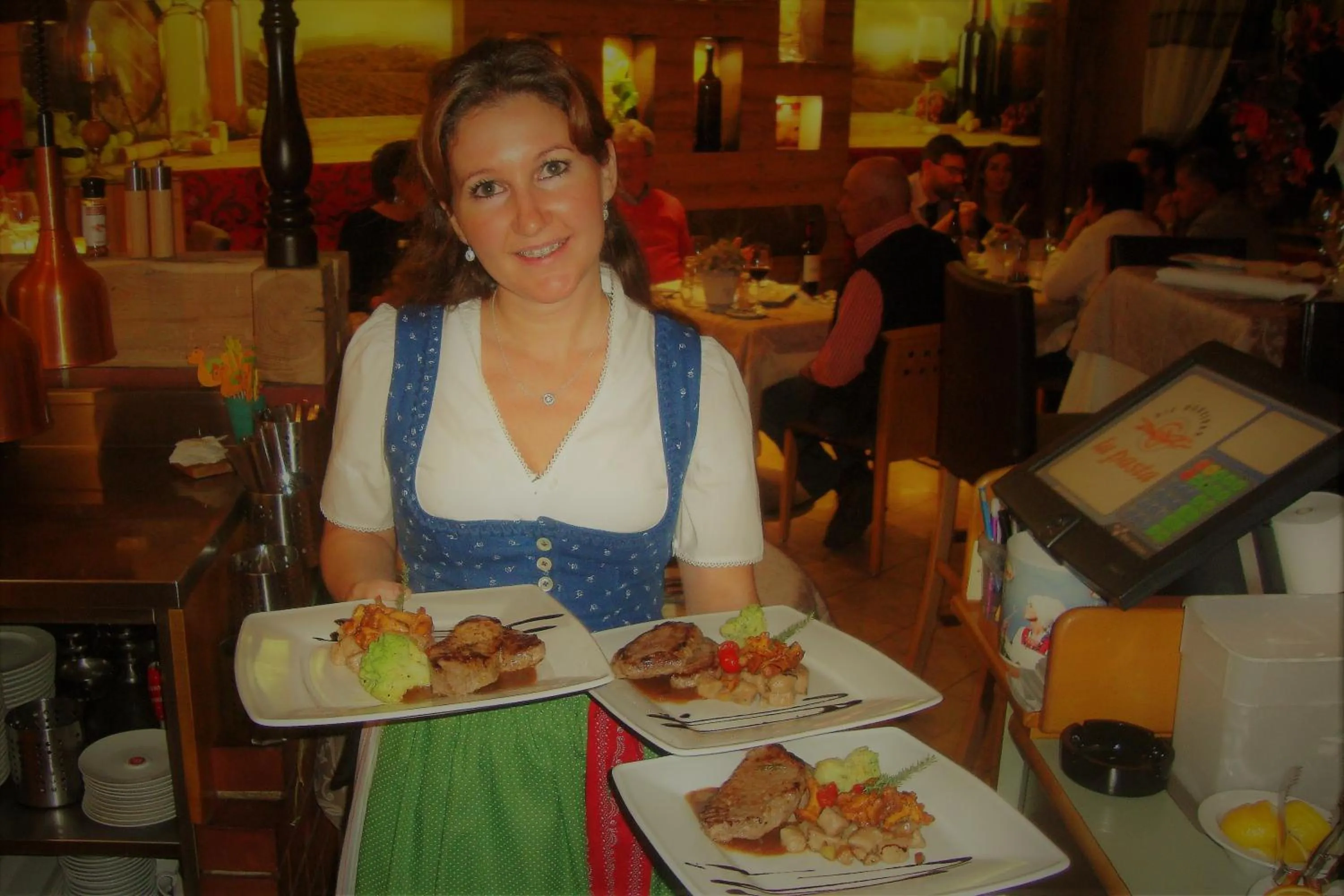 Restaurant/places to eat in La Pasta Hotel Restaurant