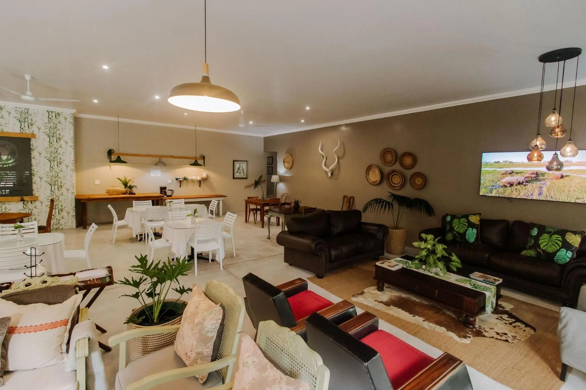 Living room in iGwalagwala Guest House
