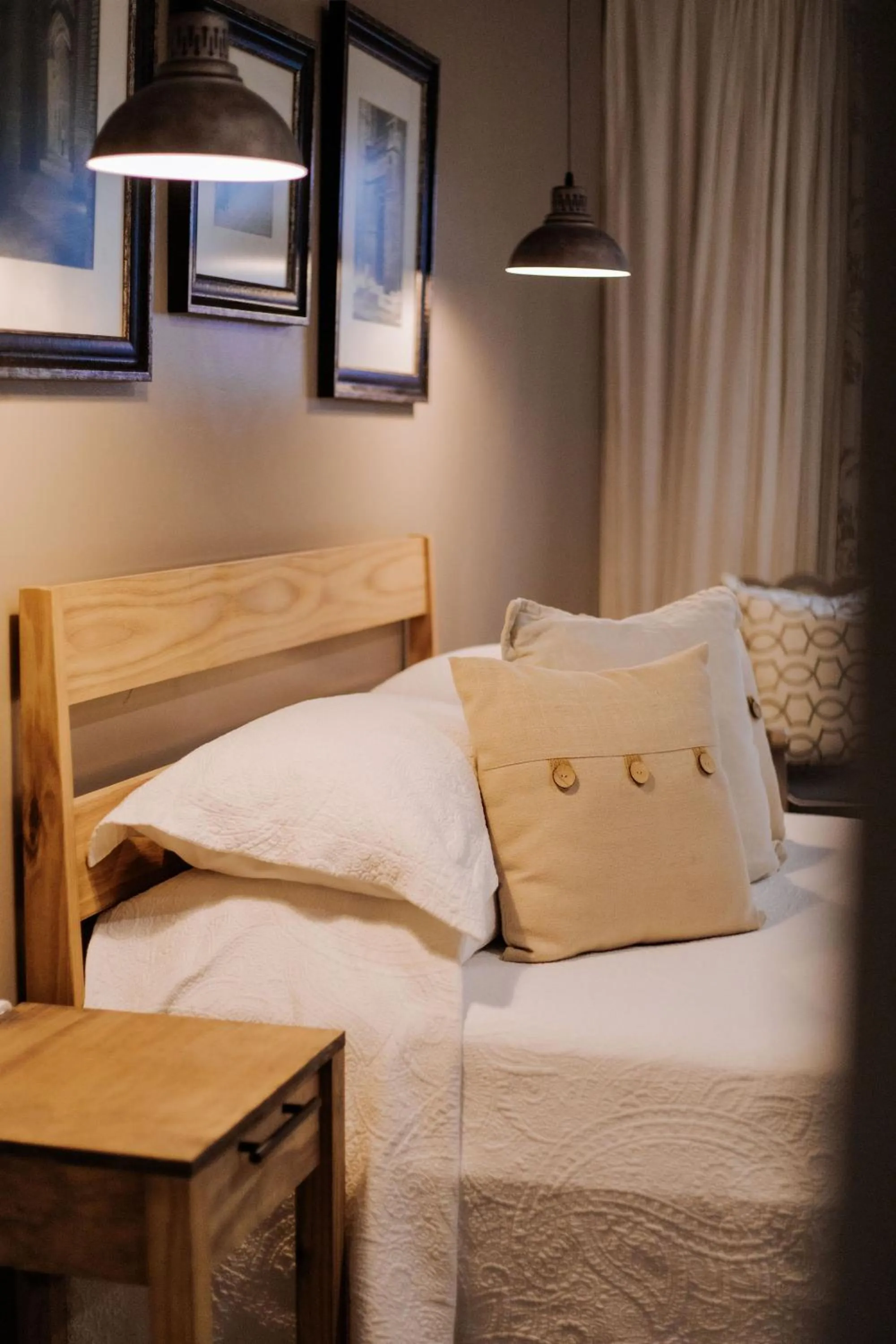 Bed in iGwalagwala Guest House