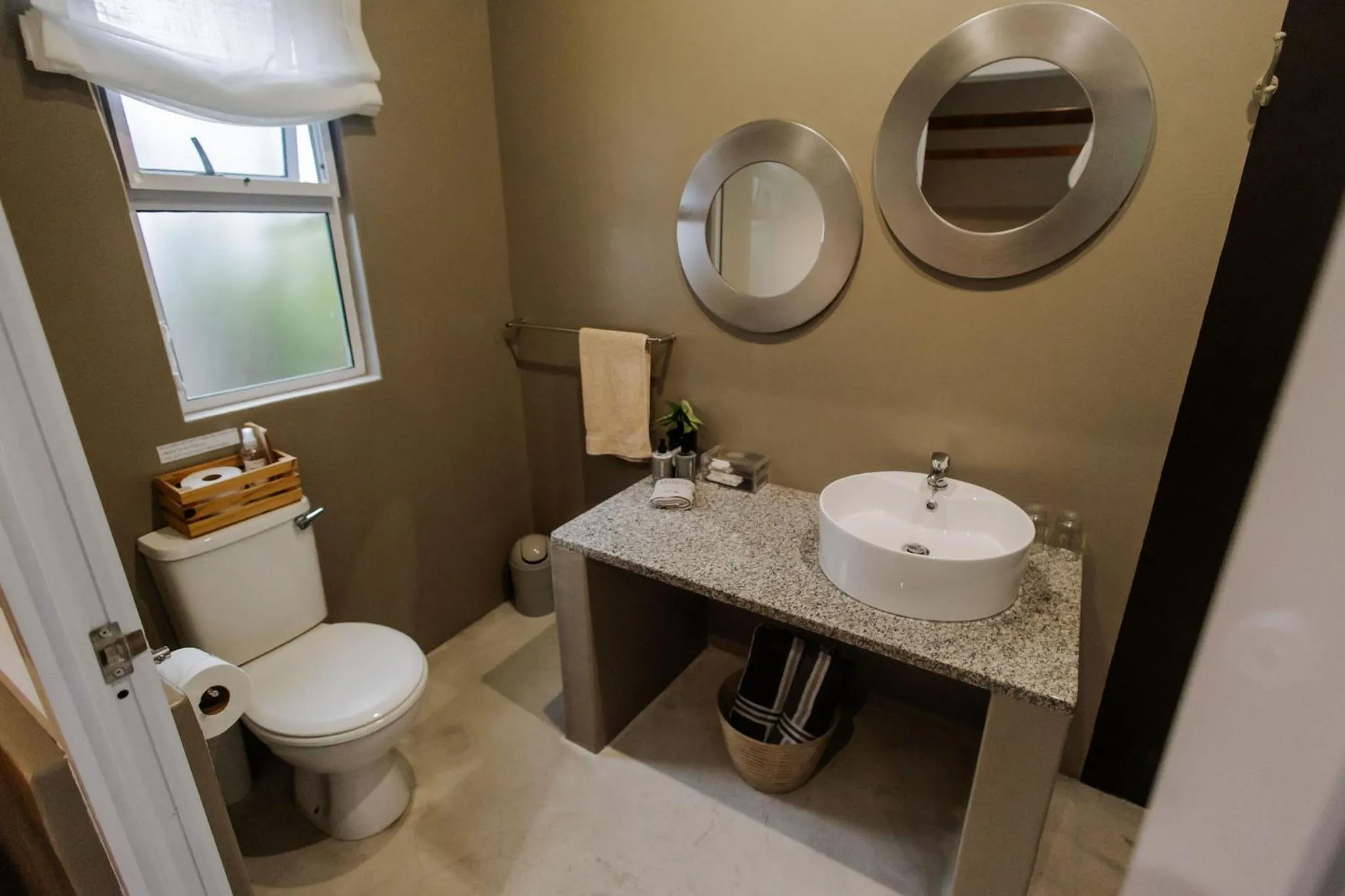 Toilet in iGwalagwala Guest House