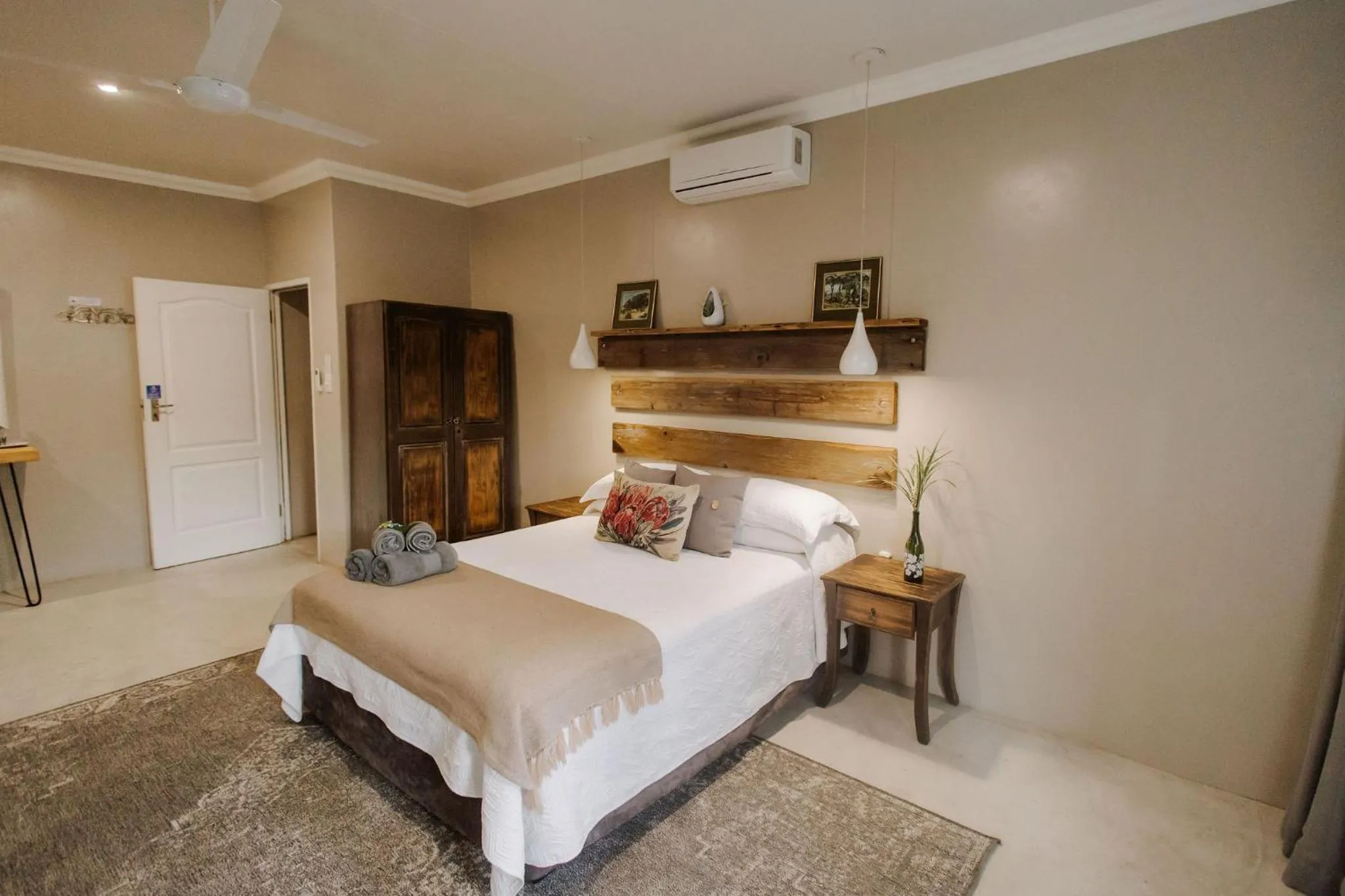 Bedroom, Bed in iGwalagwala Guest House