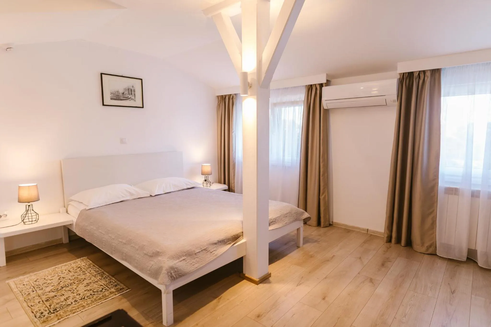 Photo of the whole room, Bed in Villa Helvetia