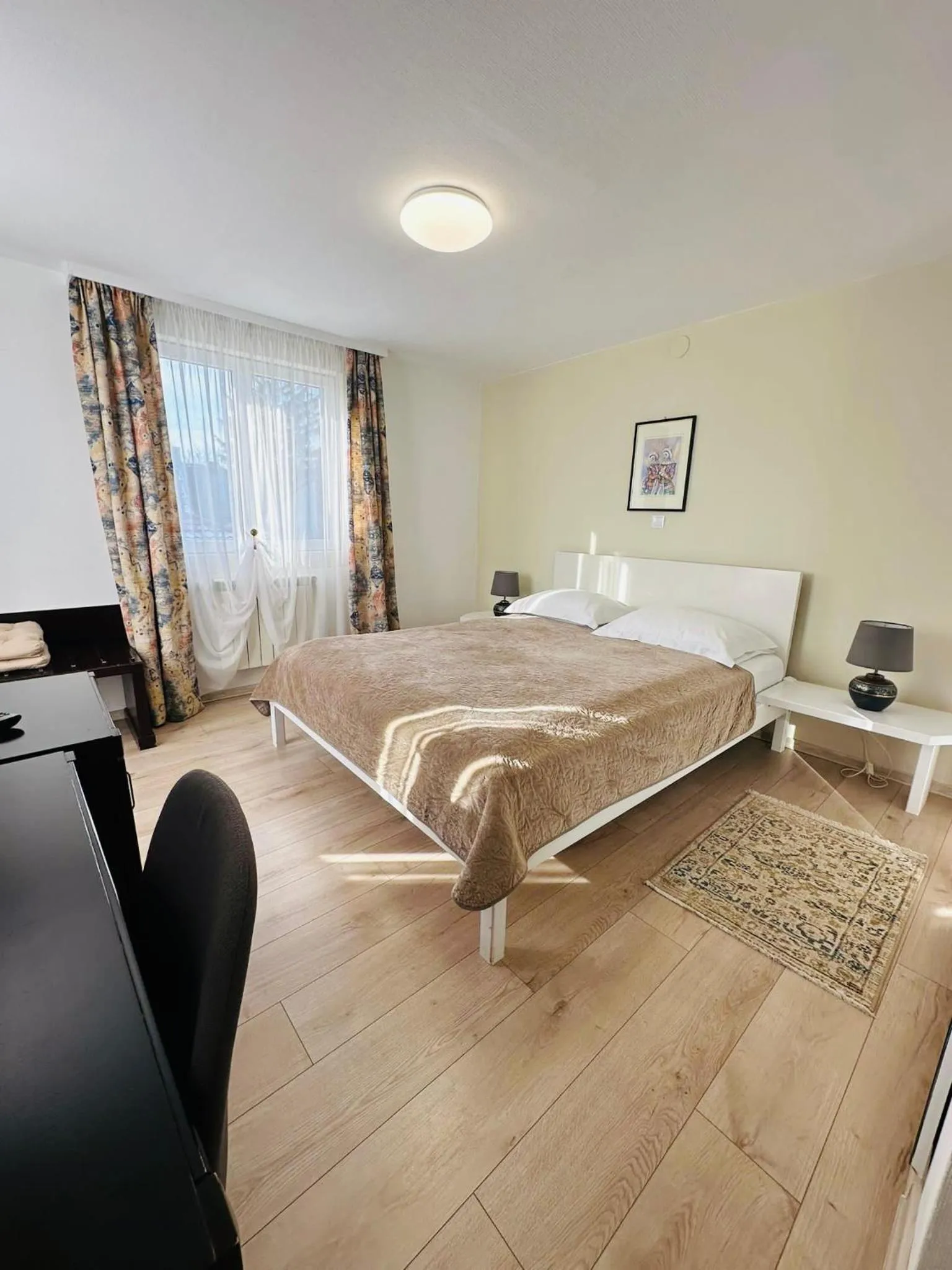 Photo of the whole room, Bed in Villa Helvetia