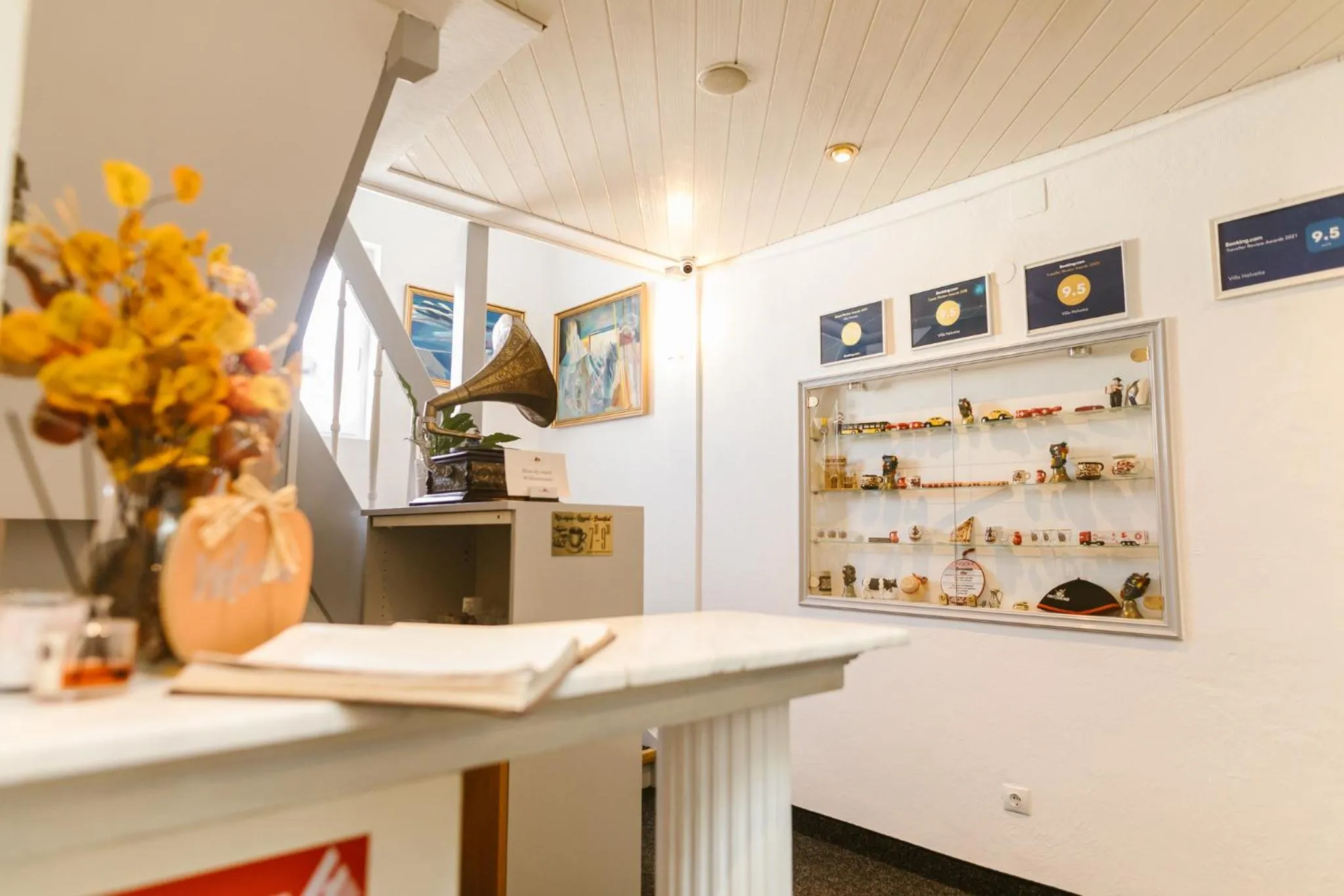 Property building in Villa Helvetia