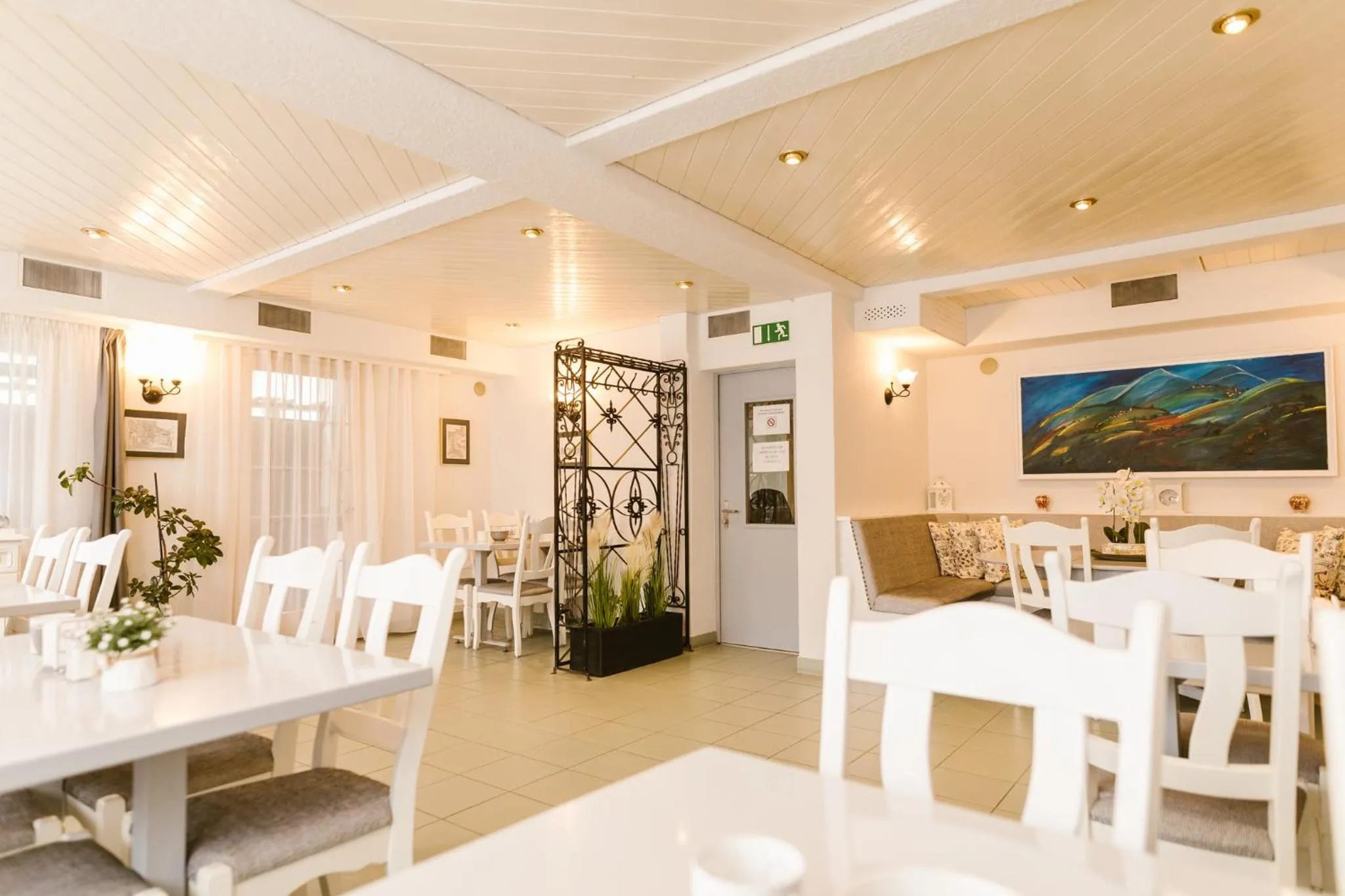 Dining area in Villa Helvetia