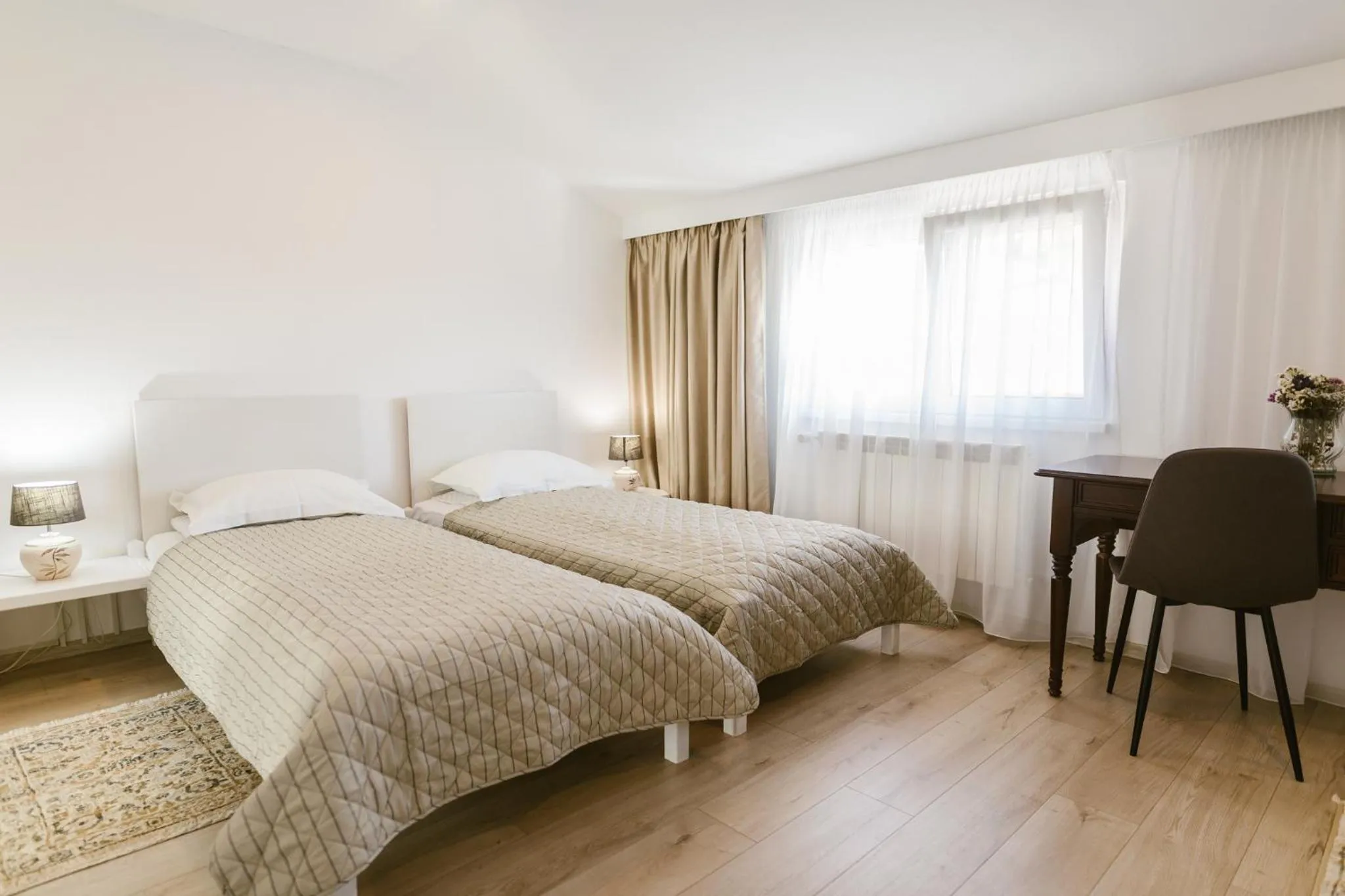 Photo of the whole room, Bed in Villa Helvetia