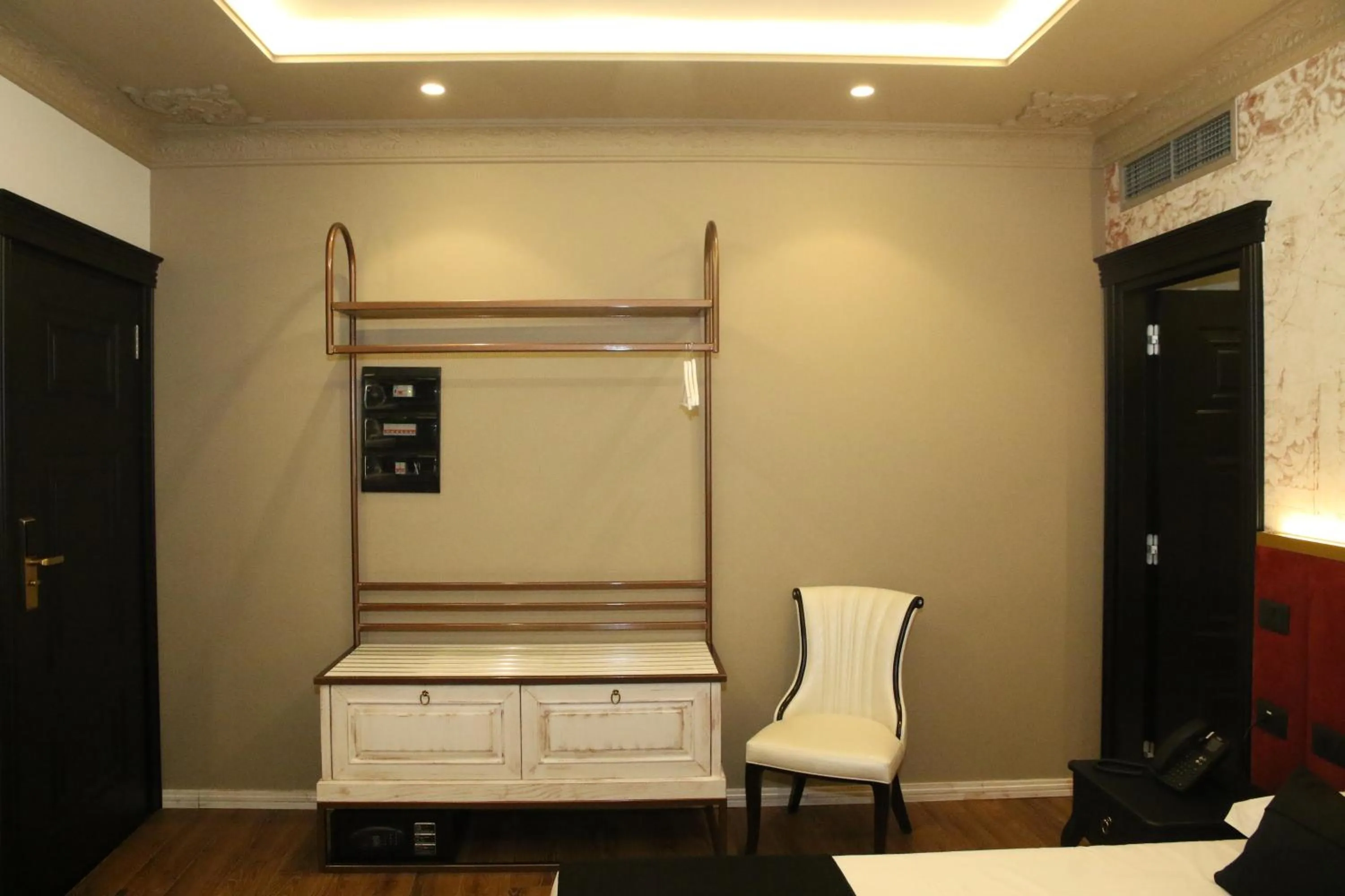 wardrobe in Hotel Kloest