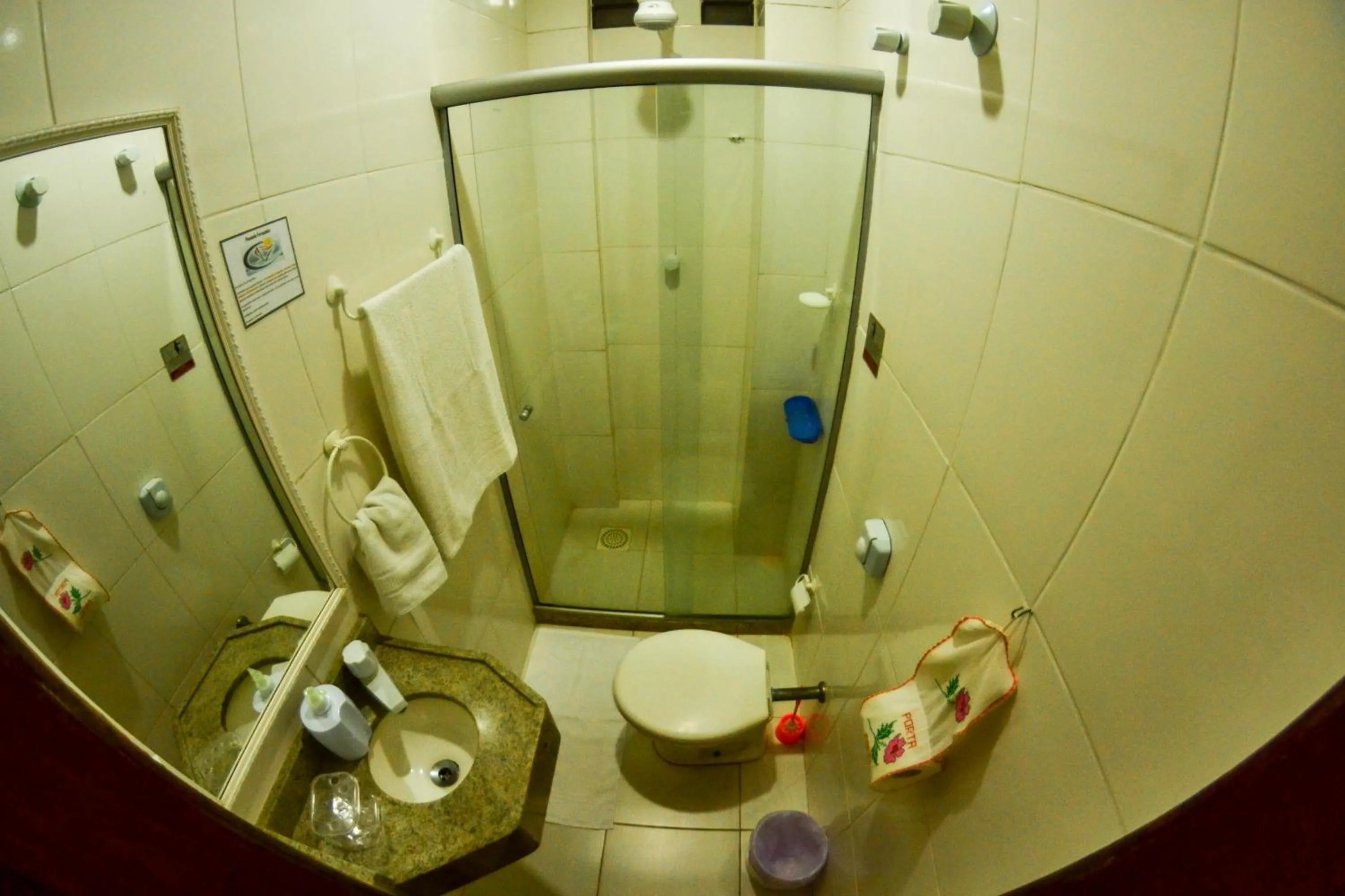 Shower in Pousada Fernandes