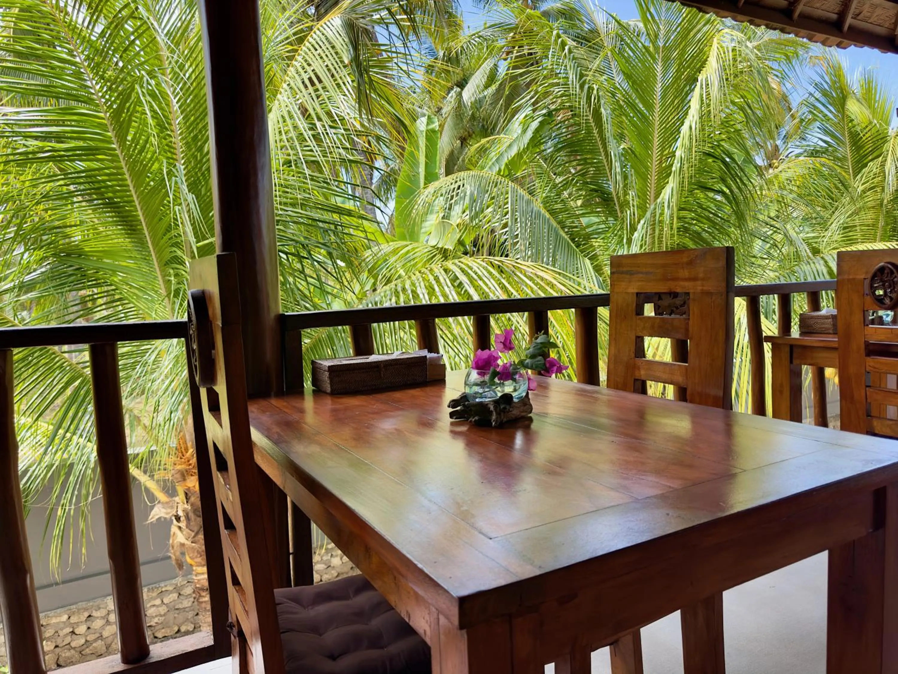 Restaurant/places to eat in Jungle Paradise