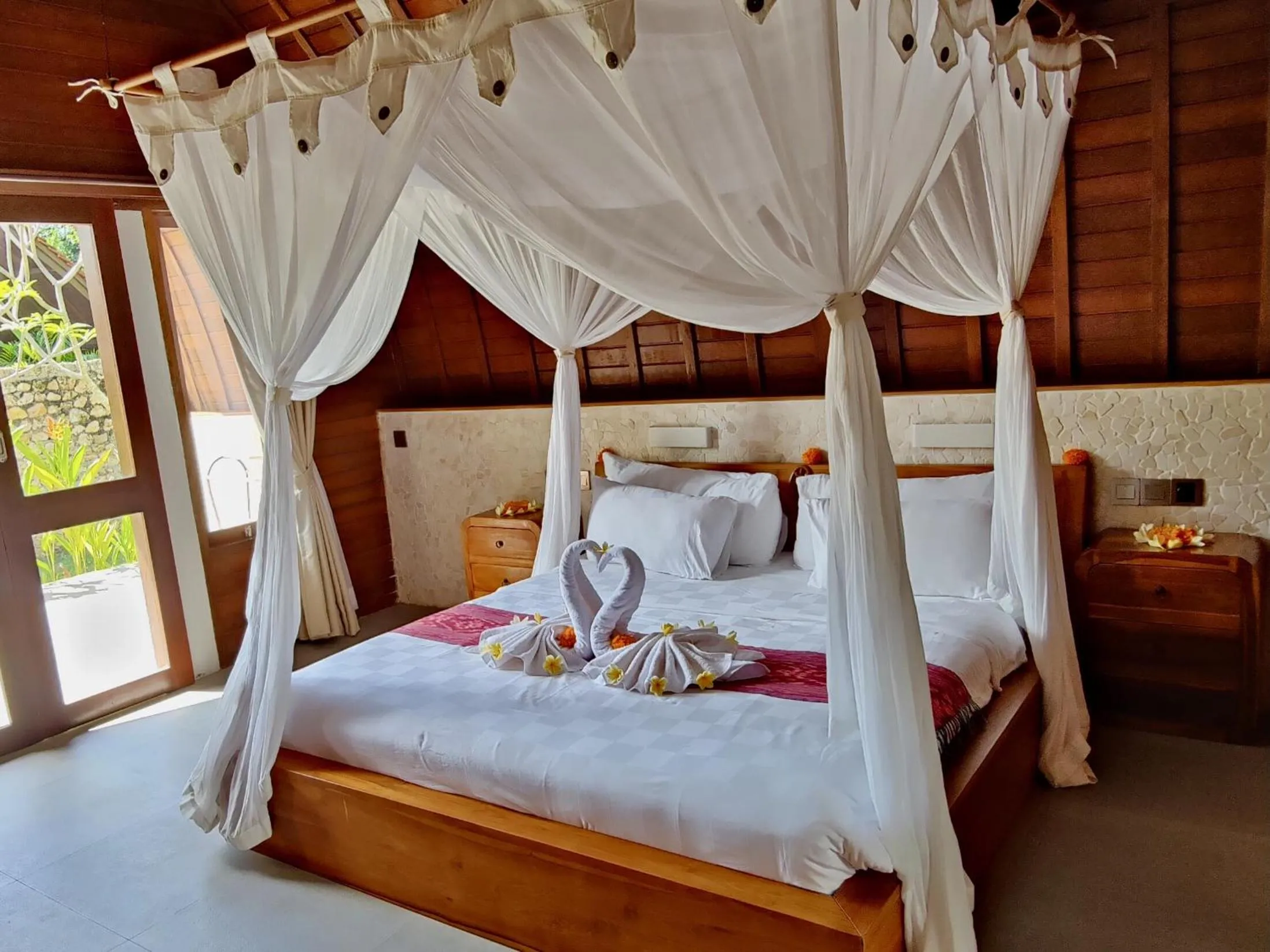 Bed in Jungle Paradise