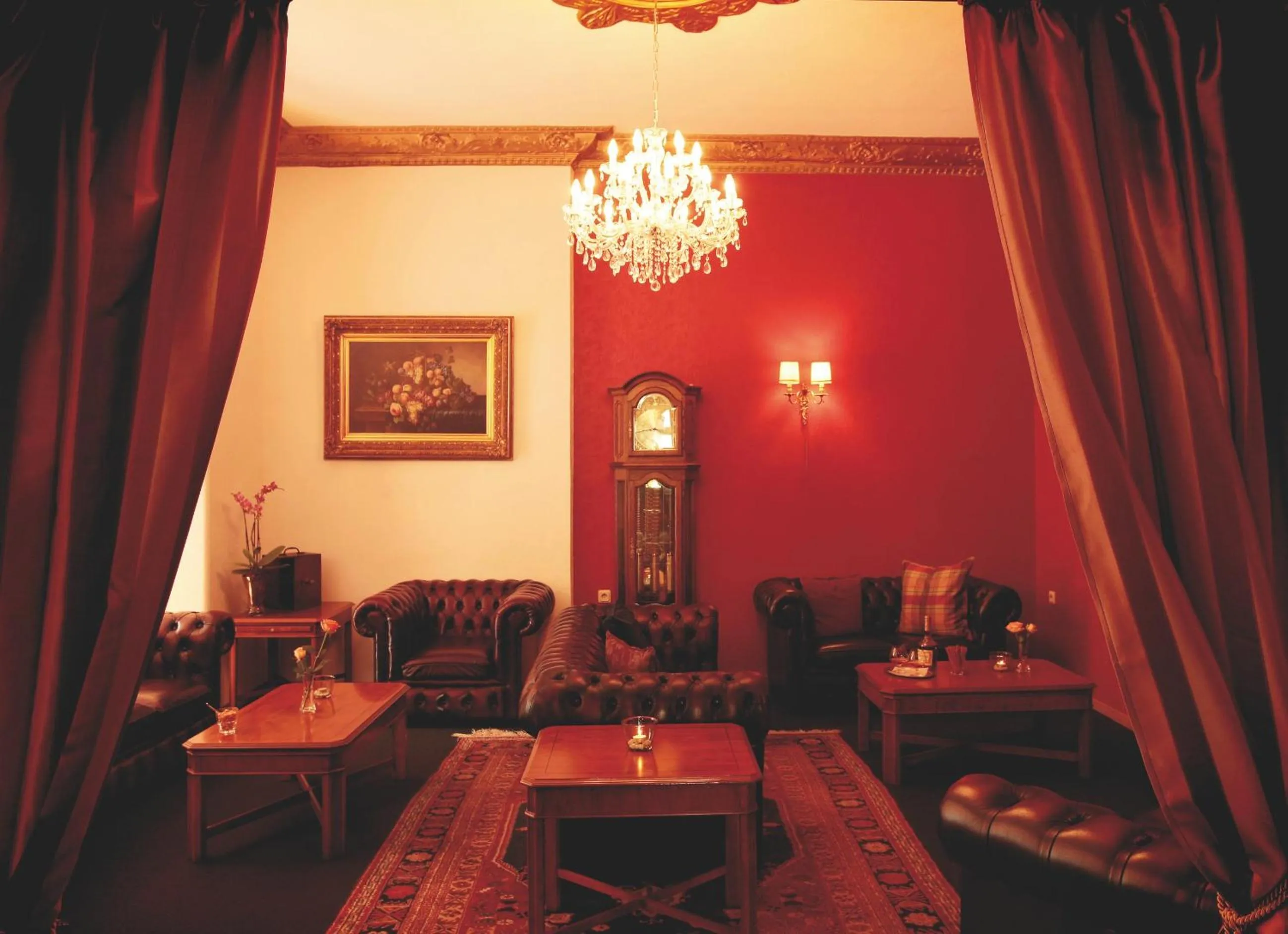 Lounge or bar in EIFELkrimihotel