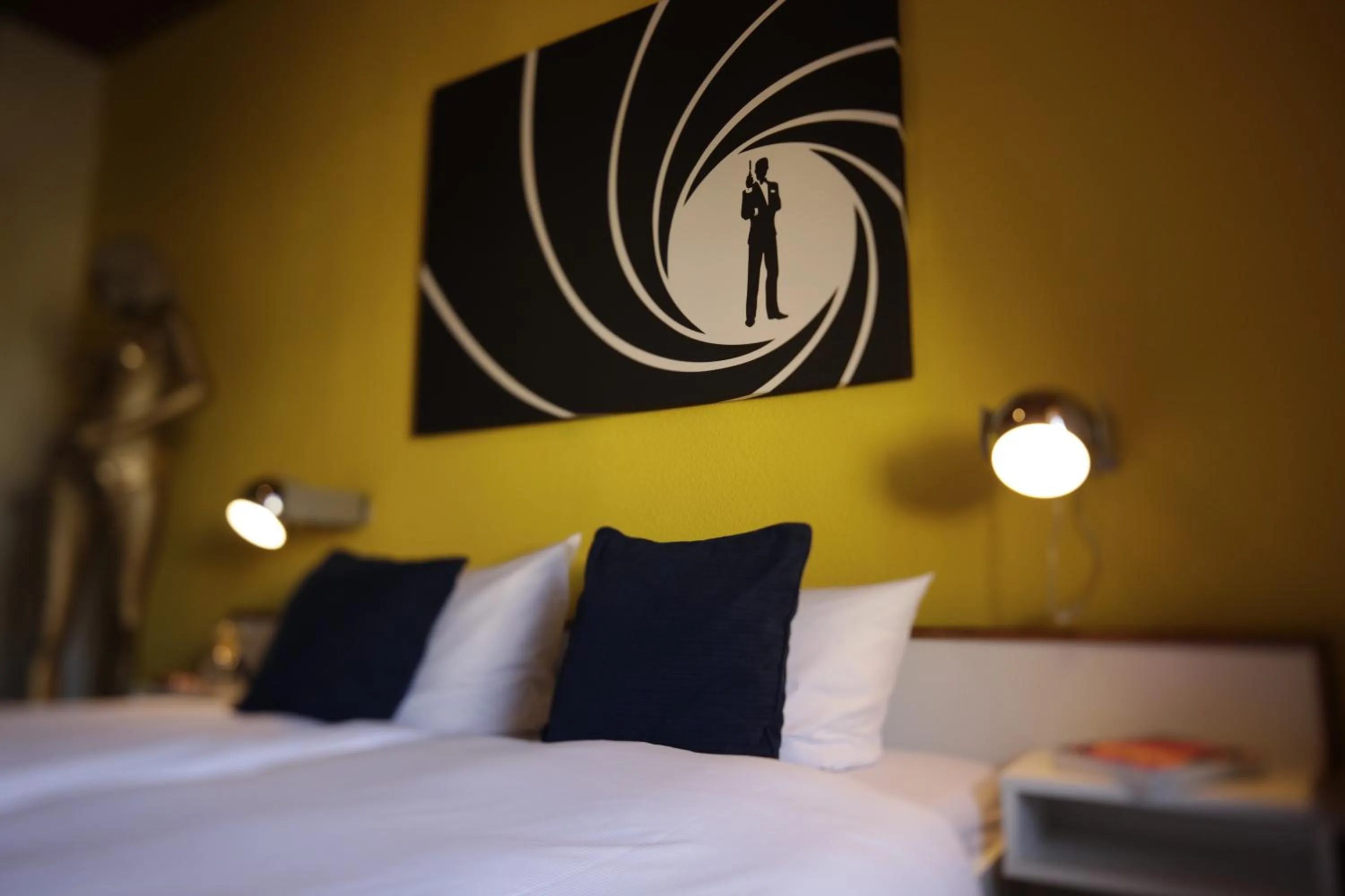 Bed in EIFELkrimihotel