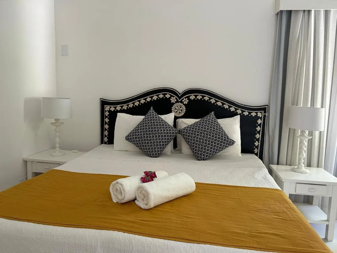 Photo of the whole room, Bed in Pousada Coisa e Tao