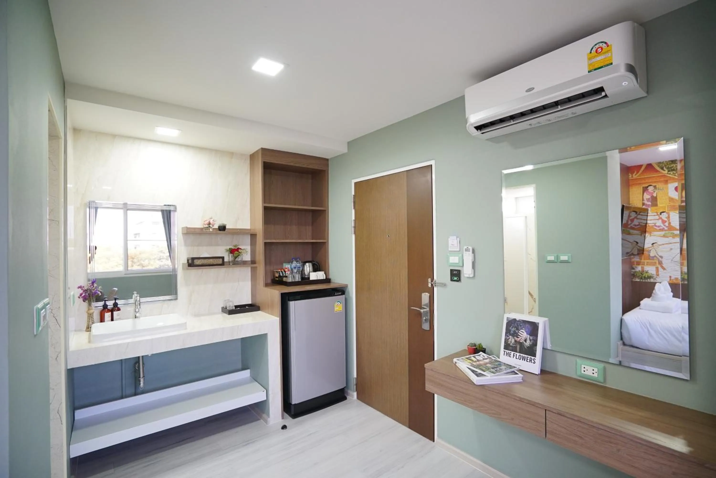 Photo of the whole room, Bed in The Qube fifty Hotel