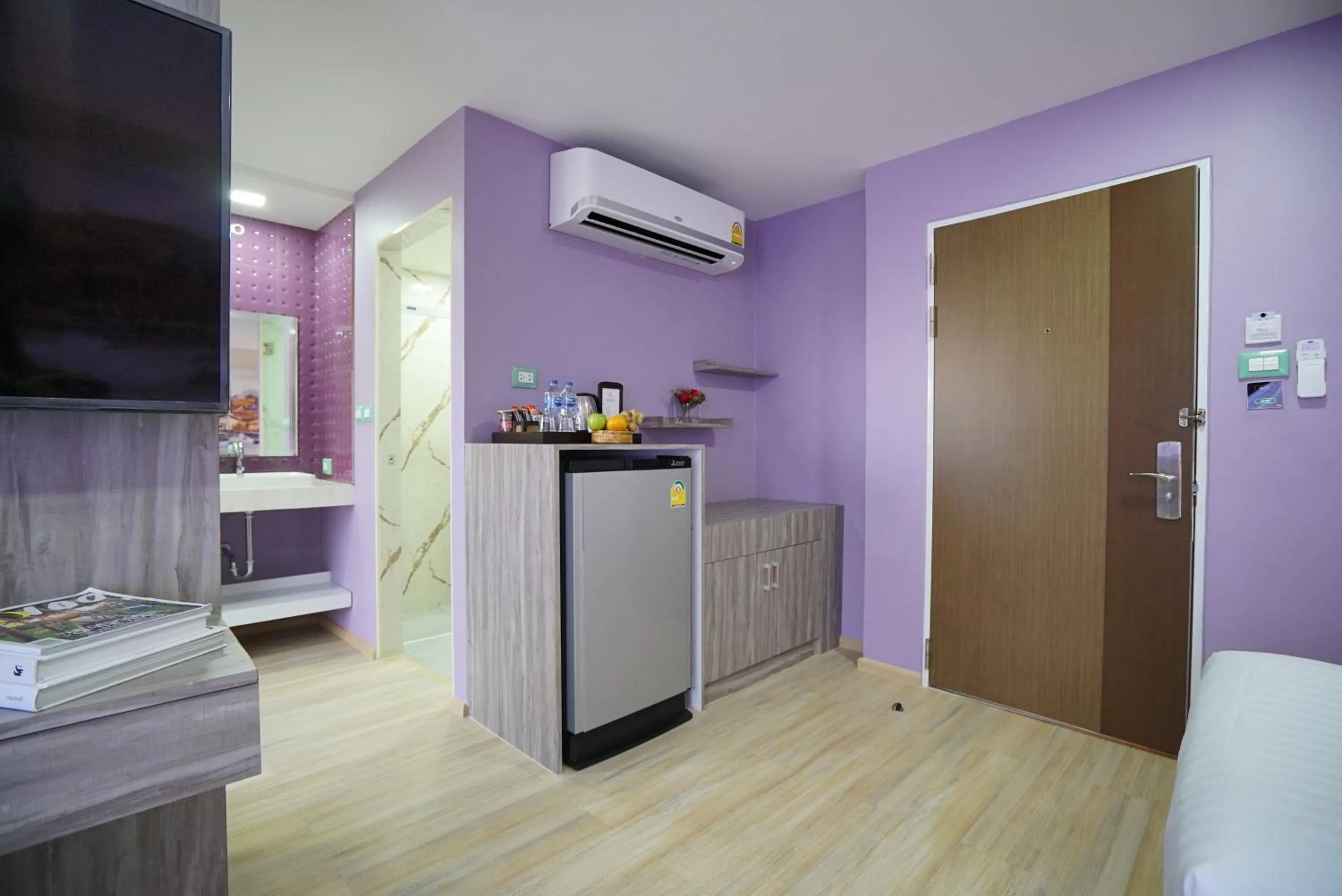 Coffee/tea facilities, Bed in The Qube fifty Hotel