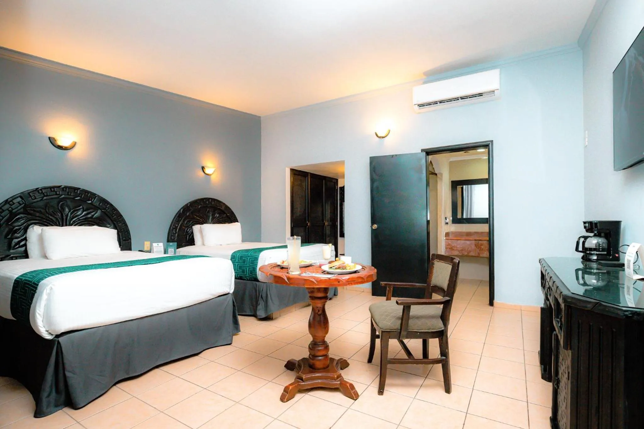 Bathroom, Bed in InHouse Select Hacienda Tres Rios Hotel Culiacán