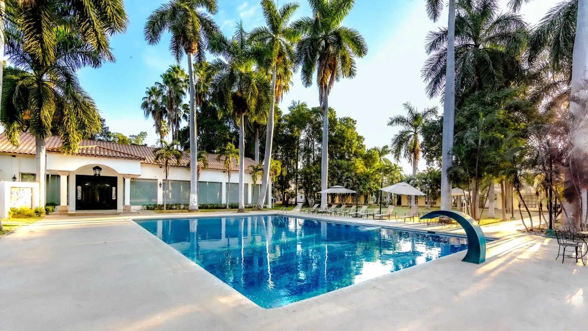 Swimming pool in InHouse Select Hacienda Tres Rios Hotel Culiacán