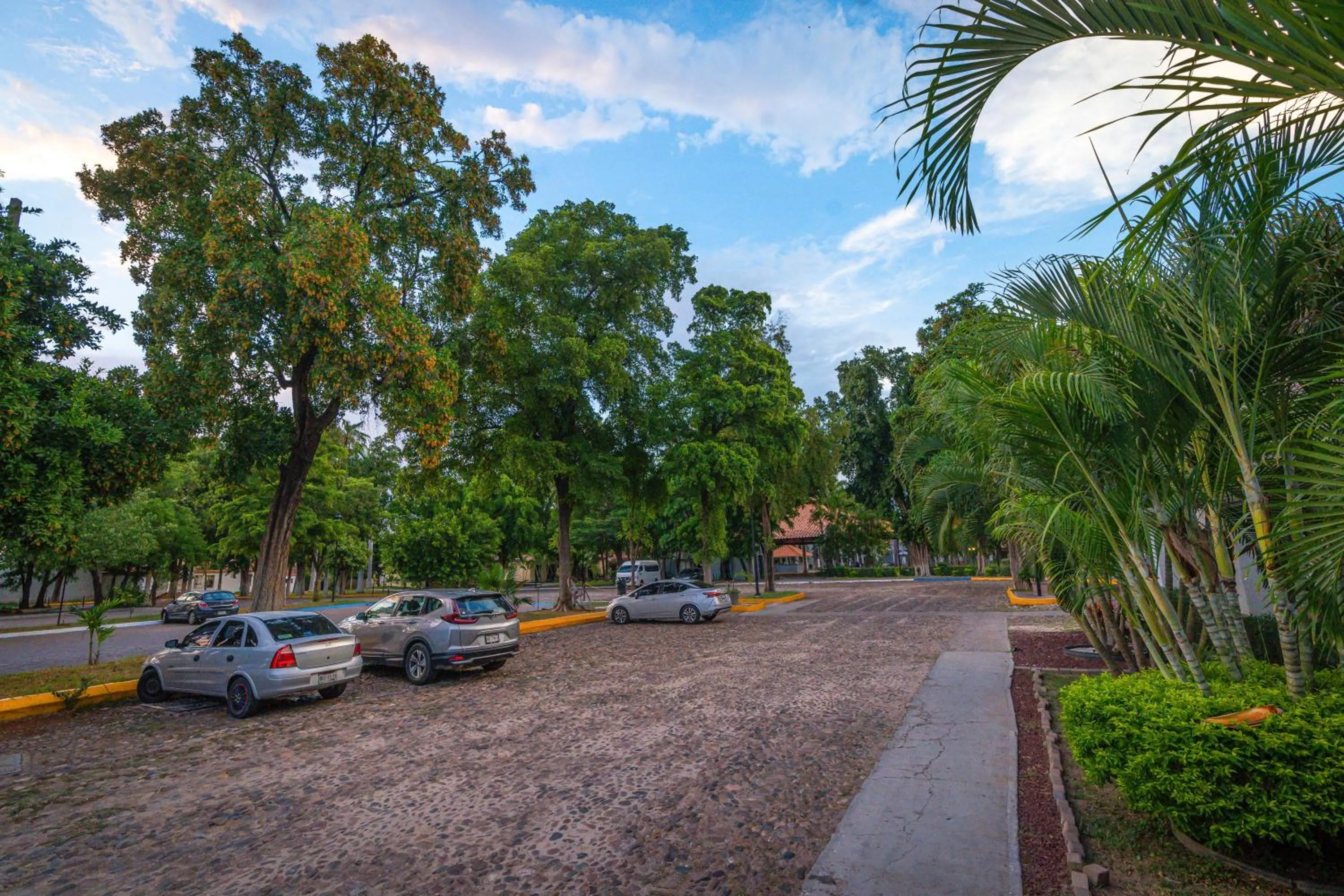 Parking in InHouse Select Hacienda Tres Rios Hotel Culiacán