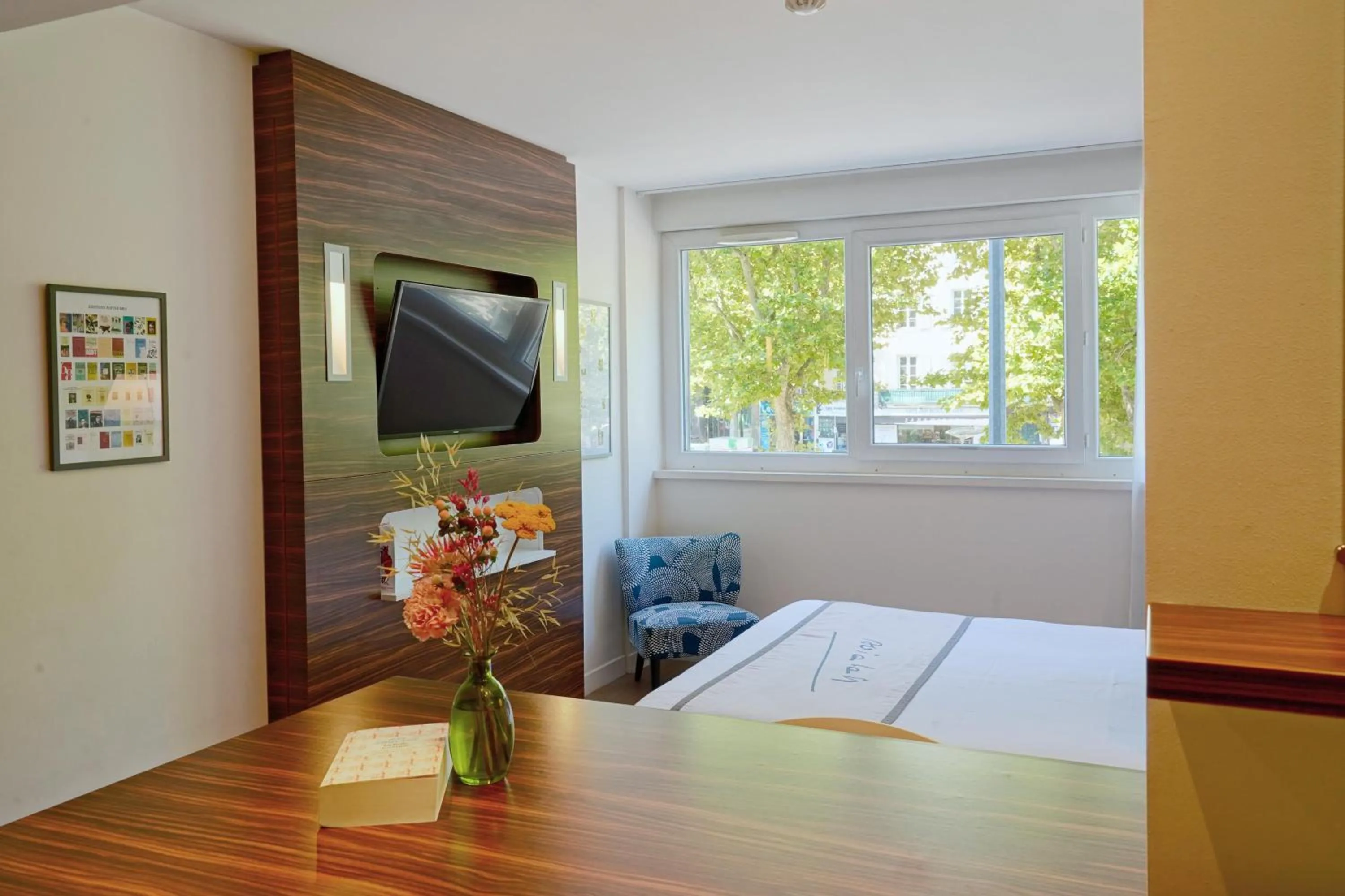 Bedroom, Bed in Hotel Litteraire Alexandre Vialatte, BW Signature Collection