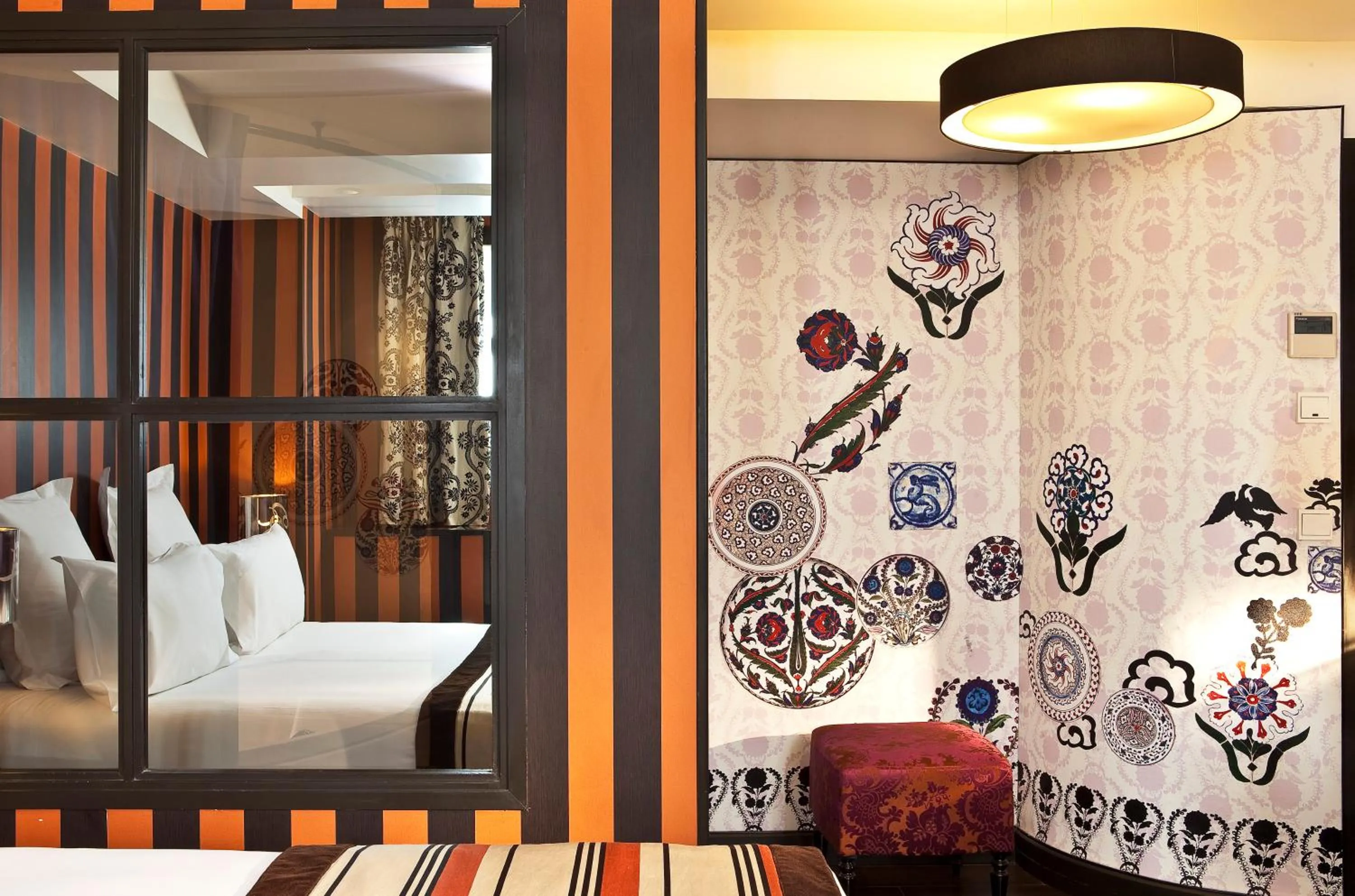 Bedroom in Hôtel Le Bellechasse Saint-Germain