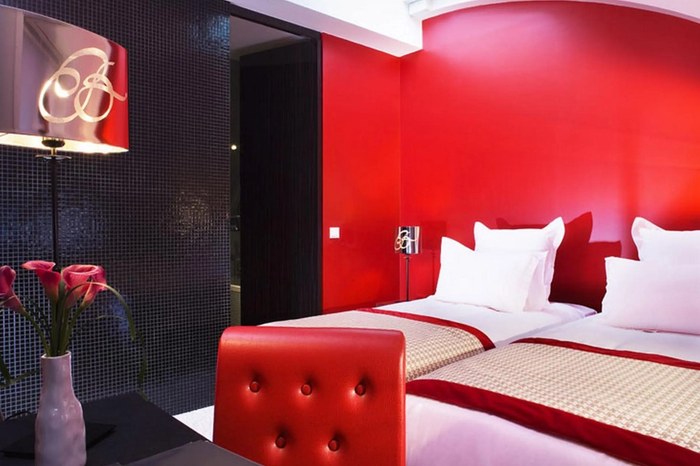 Bed in Hôtel Le Bellechasse Saint-Germain