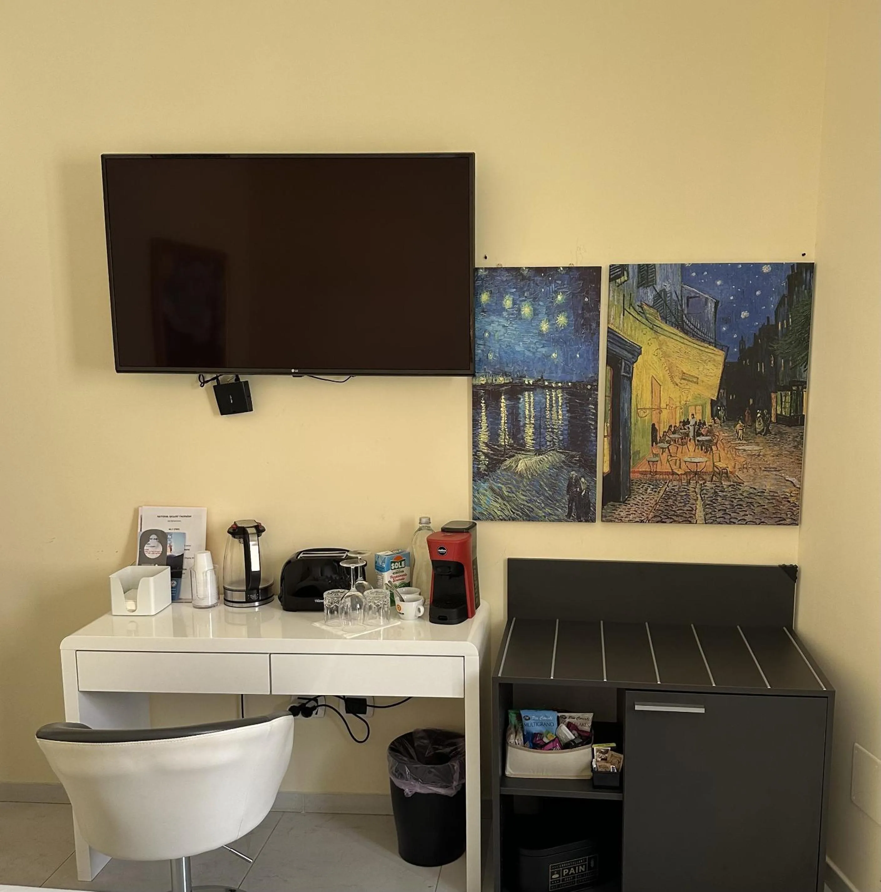 Bedroom in National Gallery Taormina B&B