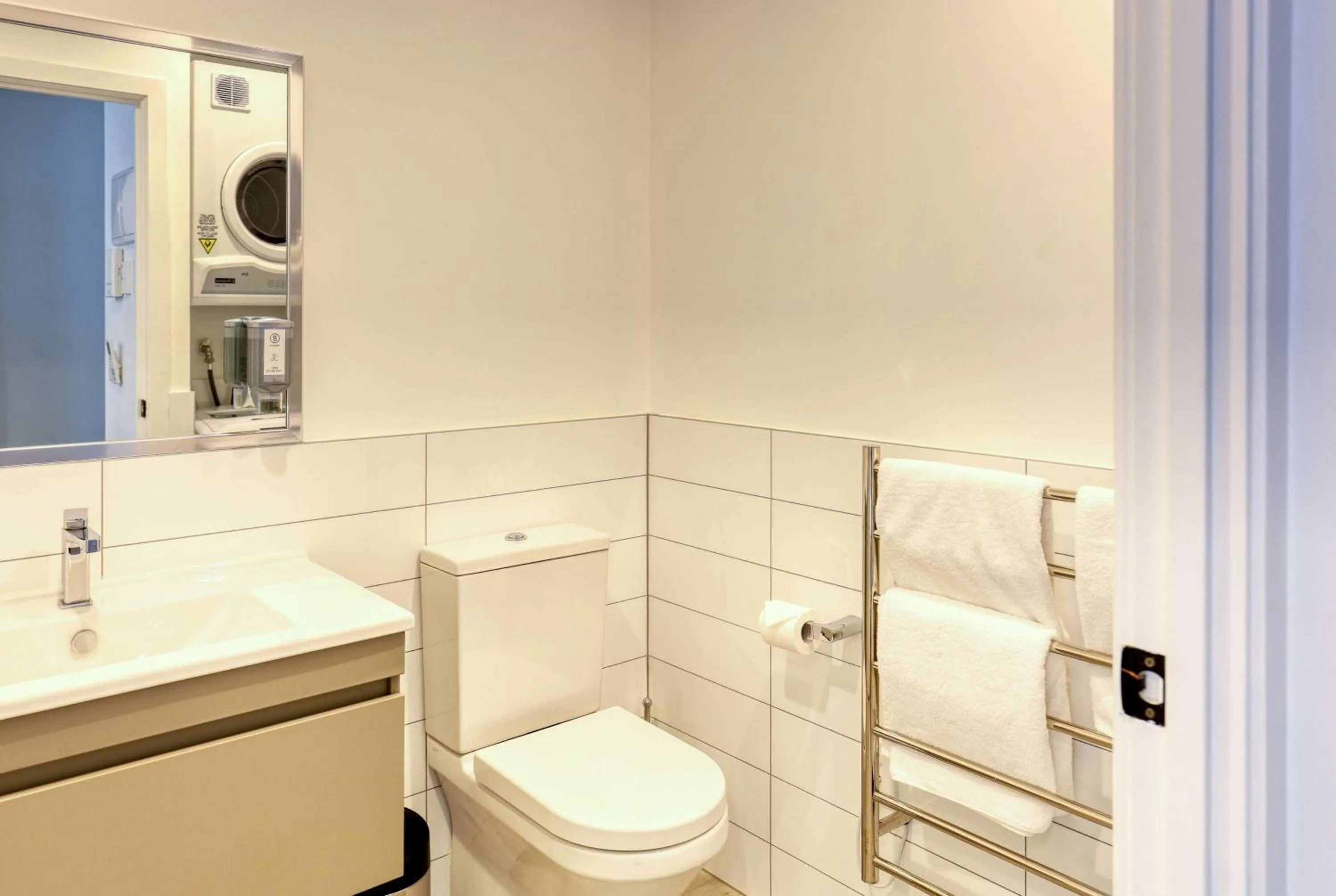 Photo of the whole room in Ramada Suites By Wyndham Victoria Street West