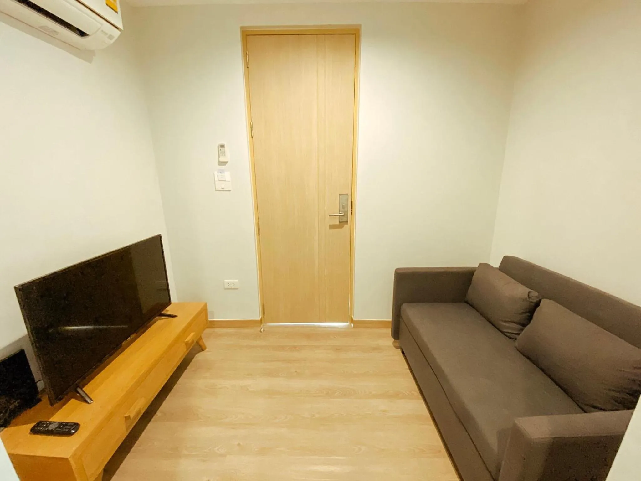 Living room in YAKTHAI POSHTEL