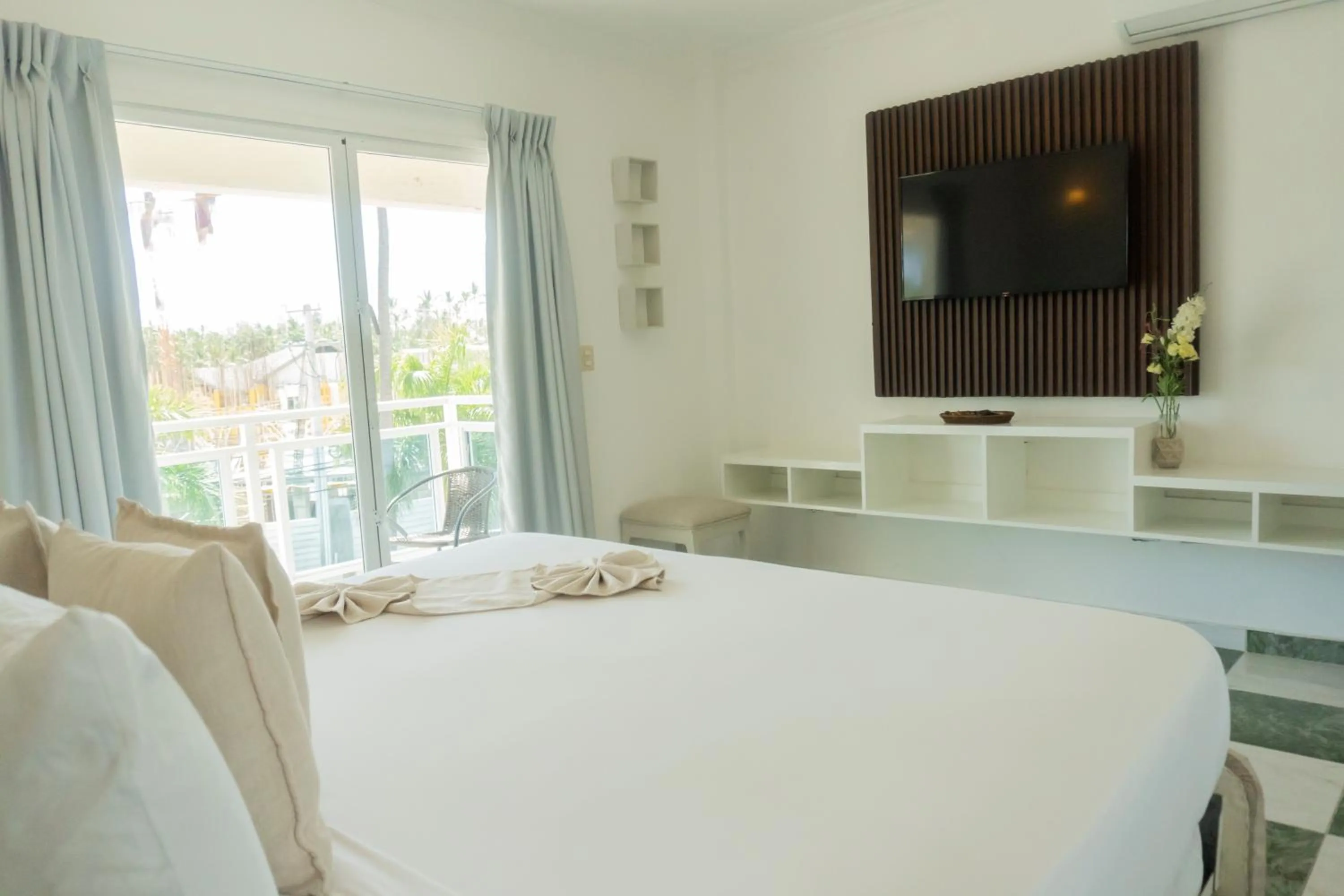 TV and multimedia, Bed in Green Coast Hotel