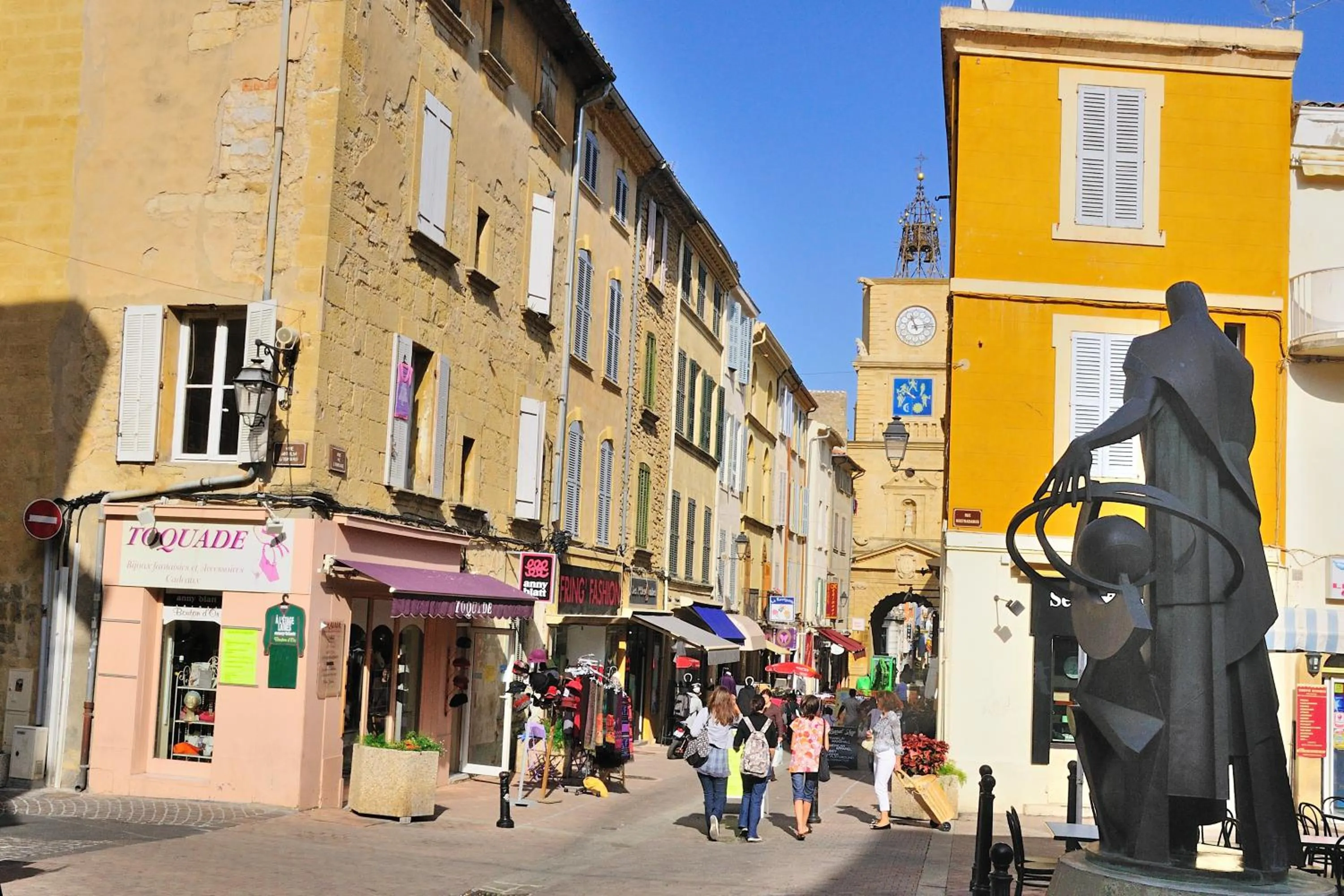 Neighbourhood in Logis Hotel du Midi