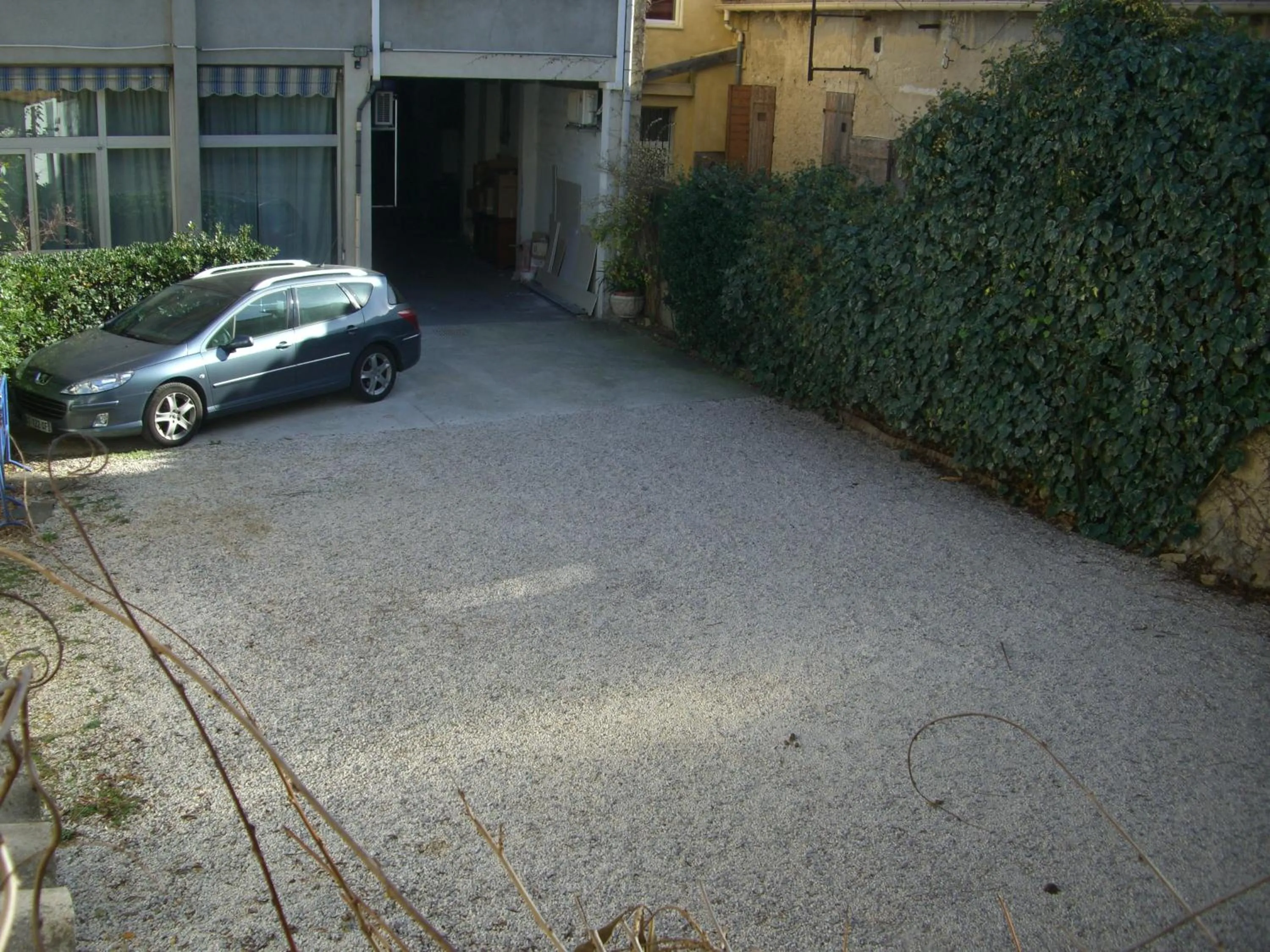 Facade/entrance in Logis Hotel du Midi