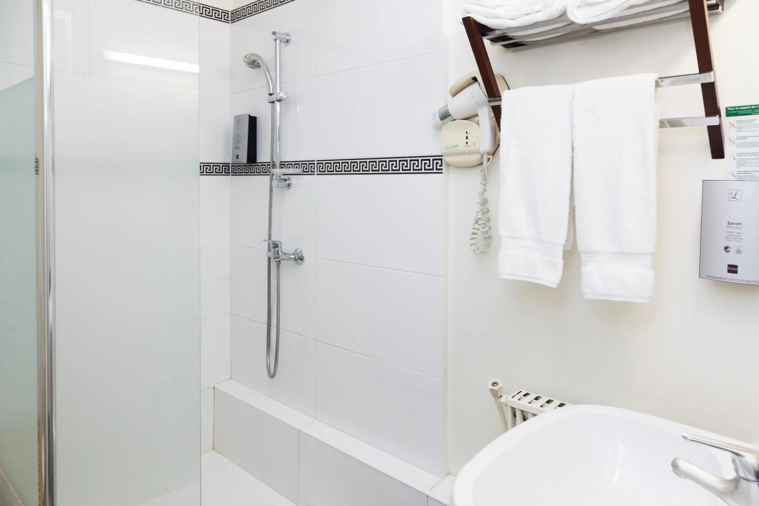 Bathroom in Logis Hotel du Midi