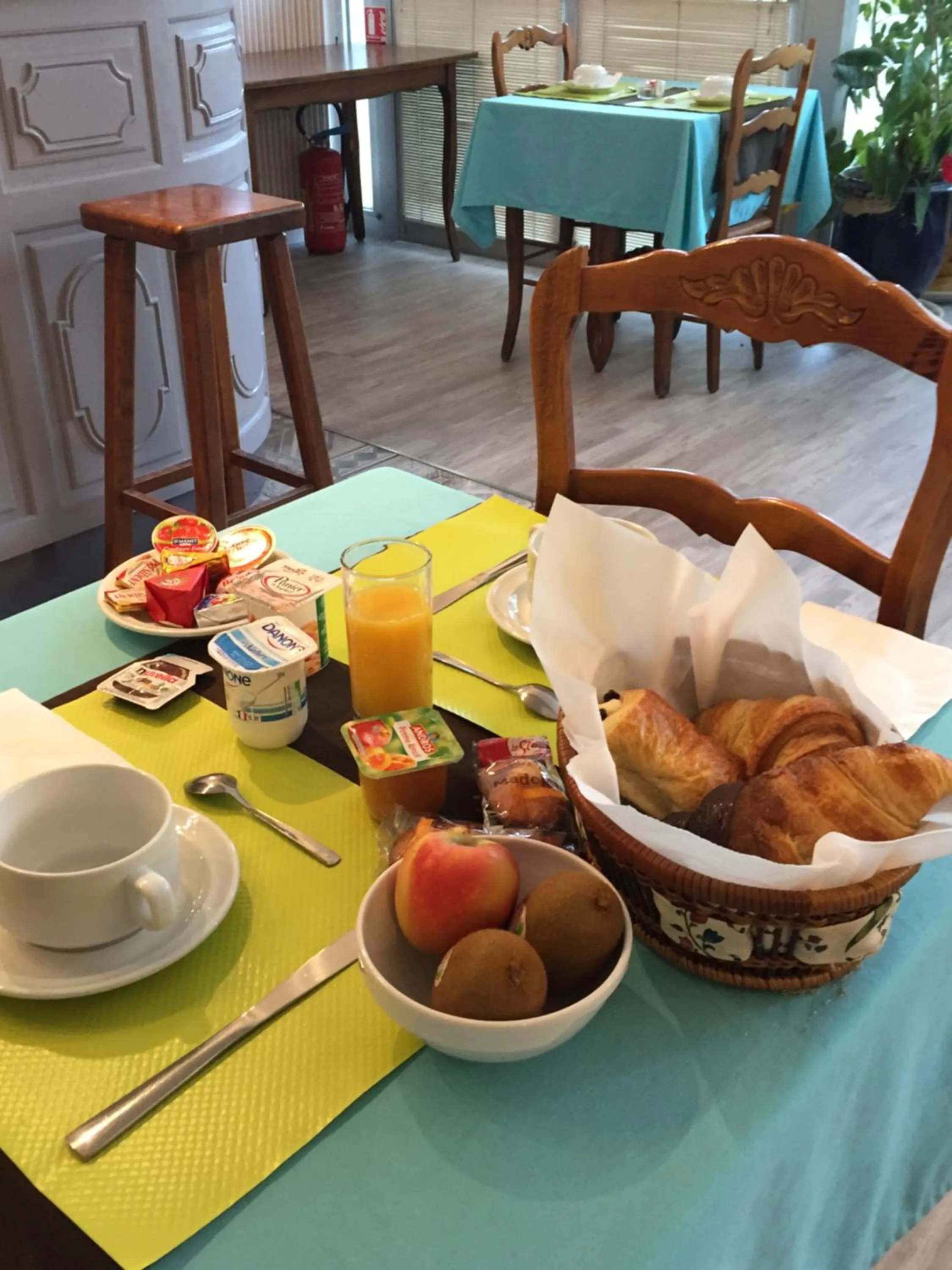 Food and drinks in Logis Hotel du Midi