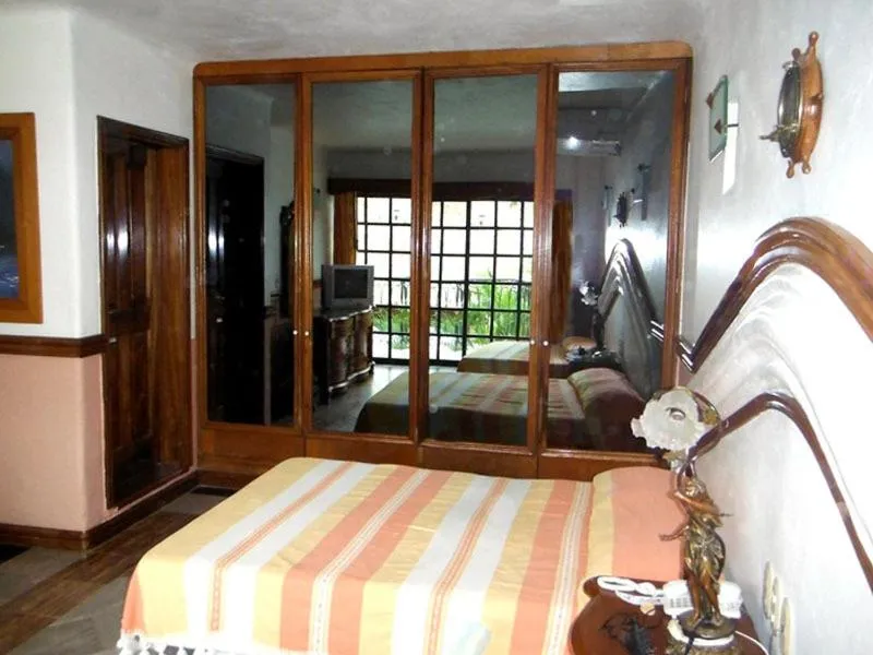 Bed in Canadian Resort Huatulco