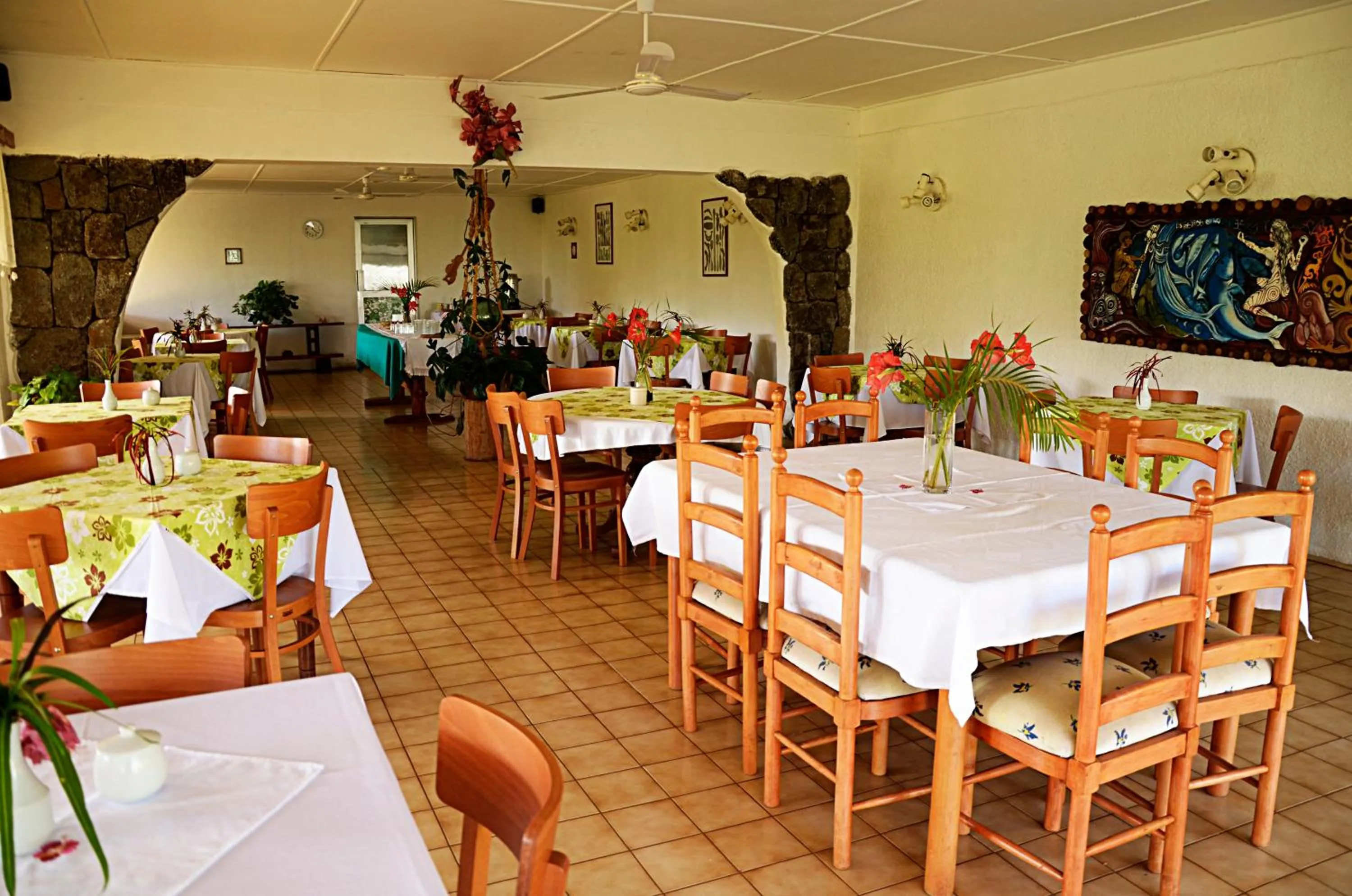 Breakfast in Hotel Manutara