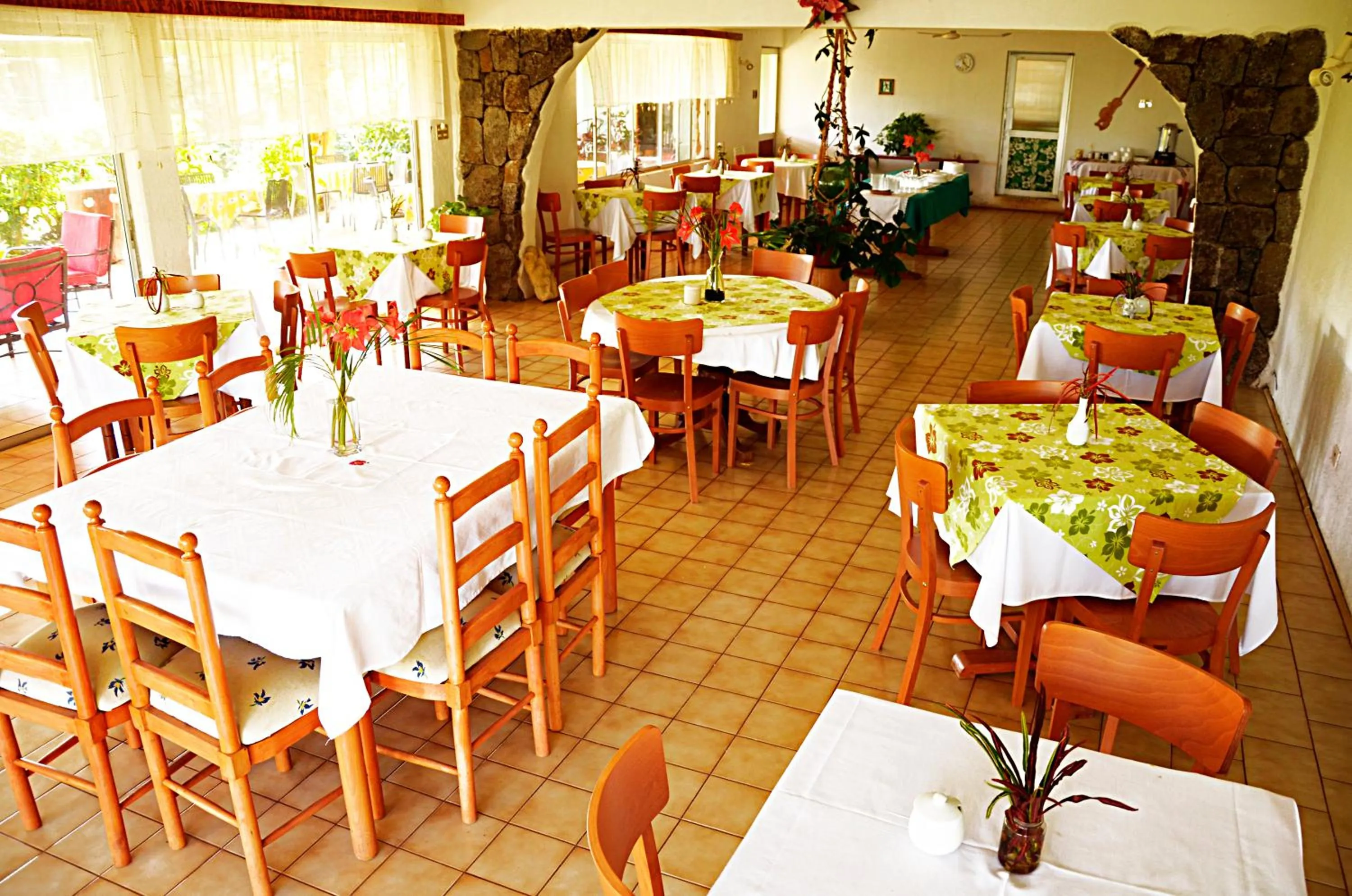 Food and drinks in Hotel Manutara