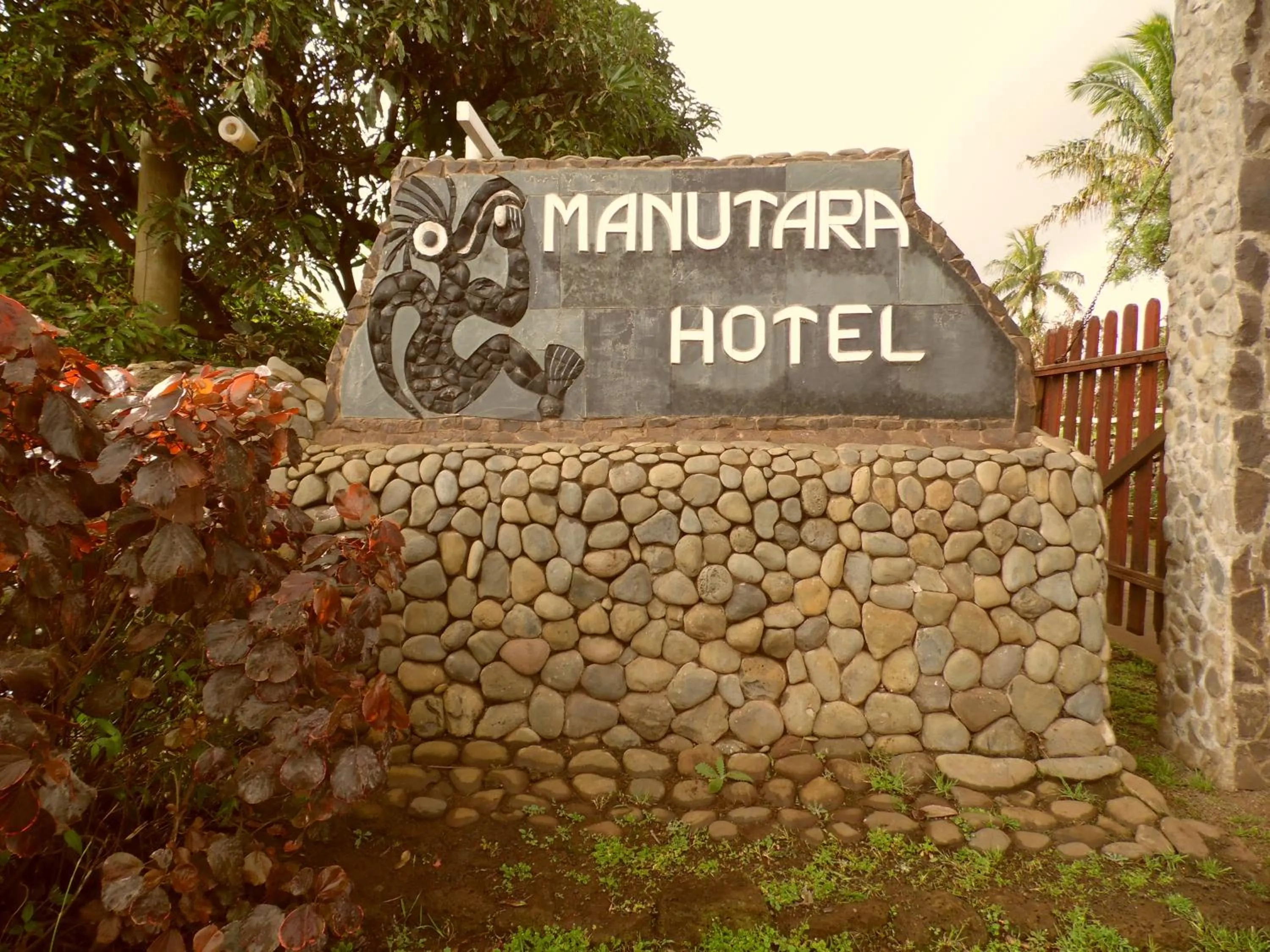 Facade/entrance in Hotel Manutara