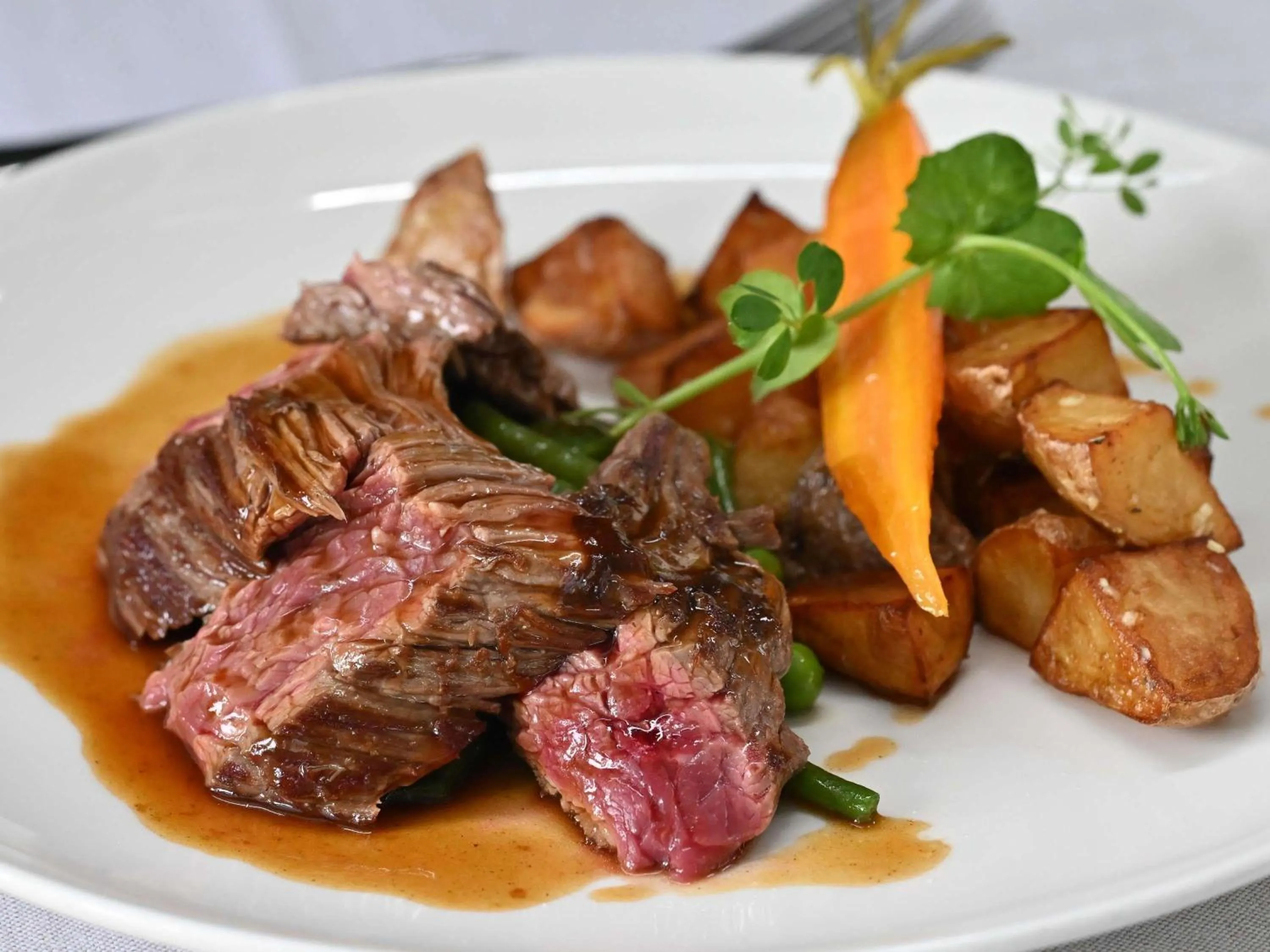 Restaurant/places to eat in Mercure Brignoles Golf de Barbaroux & Spa