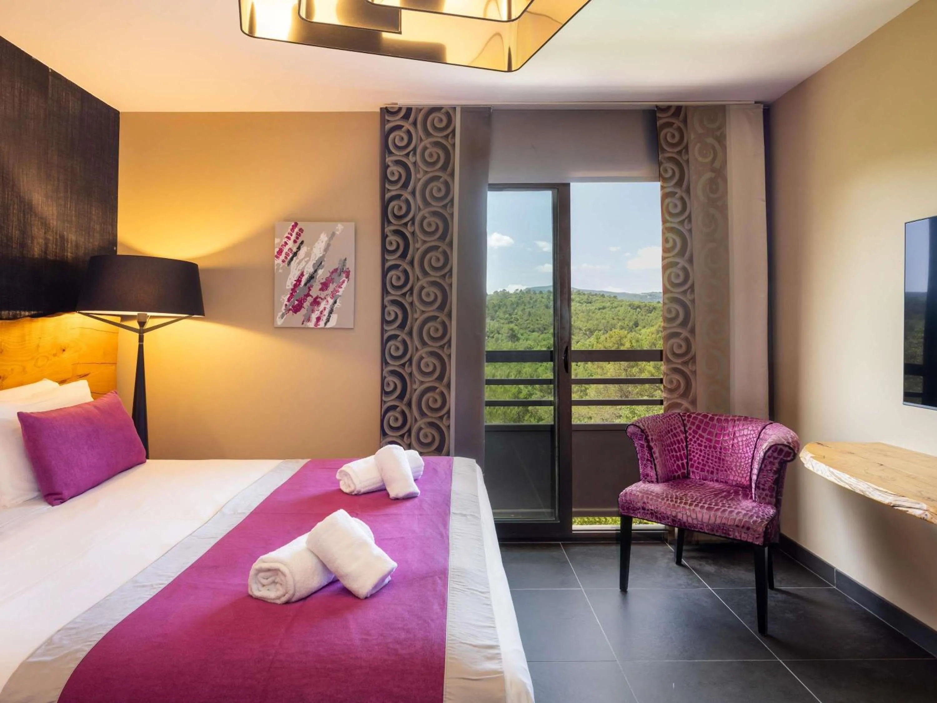 Bedroom, Bed in Mercure Brignoles Golf de Barbaroux & Spa