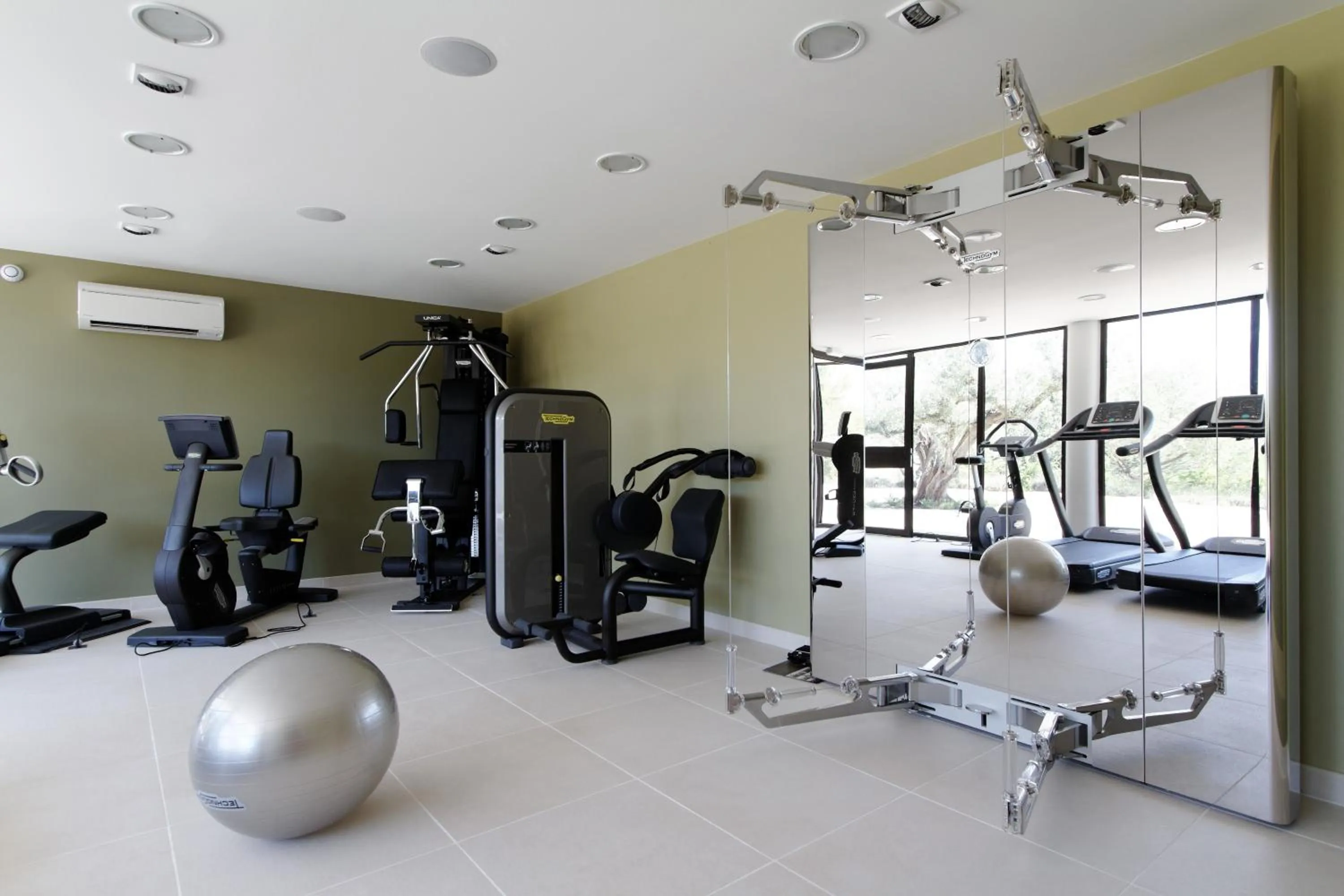 Spa and wellness centre/facilities in Mercure Brignoles Golf de Barbaroux & Spa