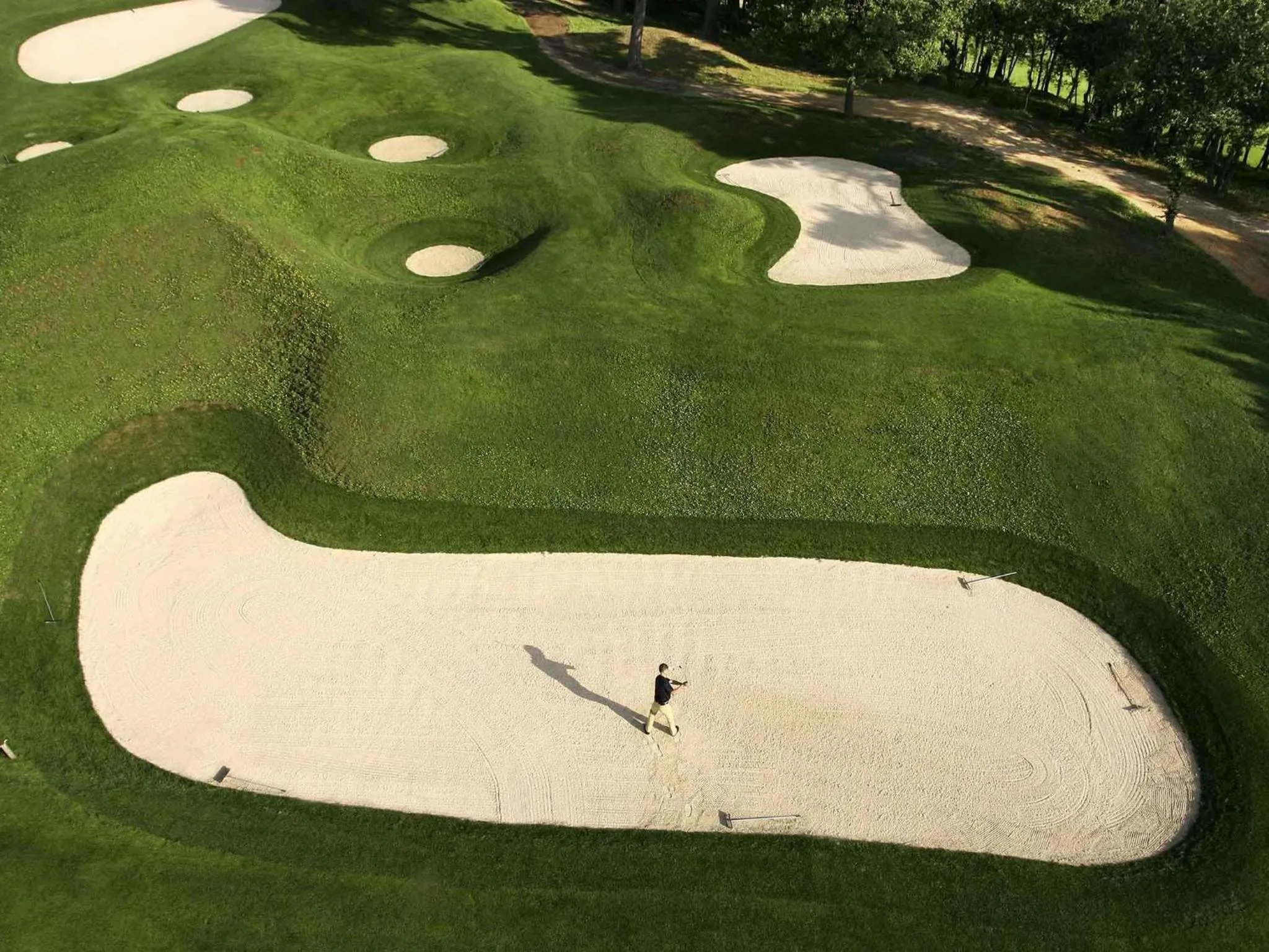 Golfcourse in Mercure Brignoles Golf de Barbaroux & Spa