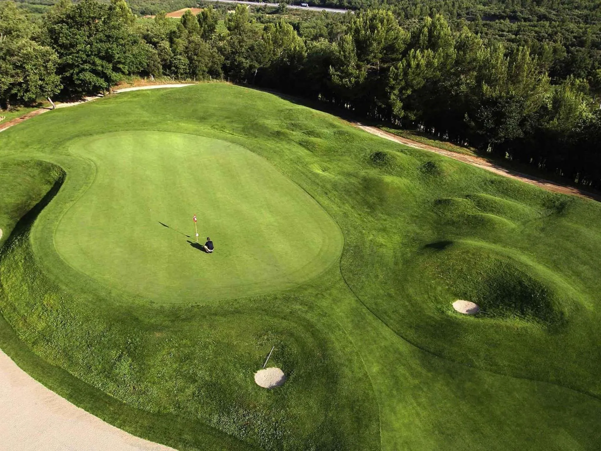 Golfcourse in Mercure Brignoles Golf de Barbaroux & Spa