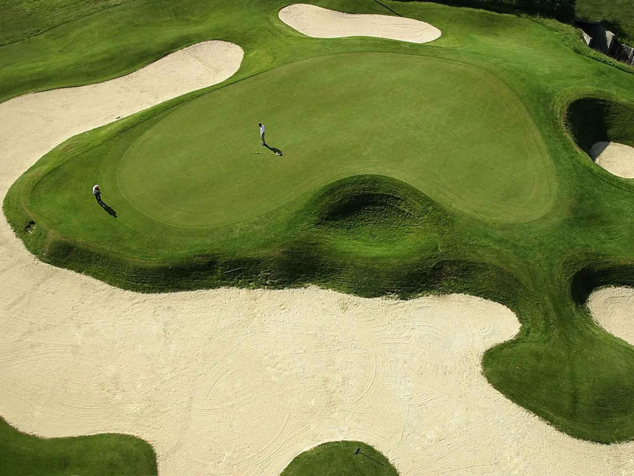 Golfcourse in Mercure Brignoles Golf de Barbaroux & Spa