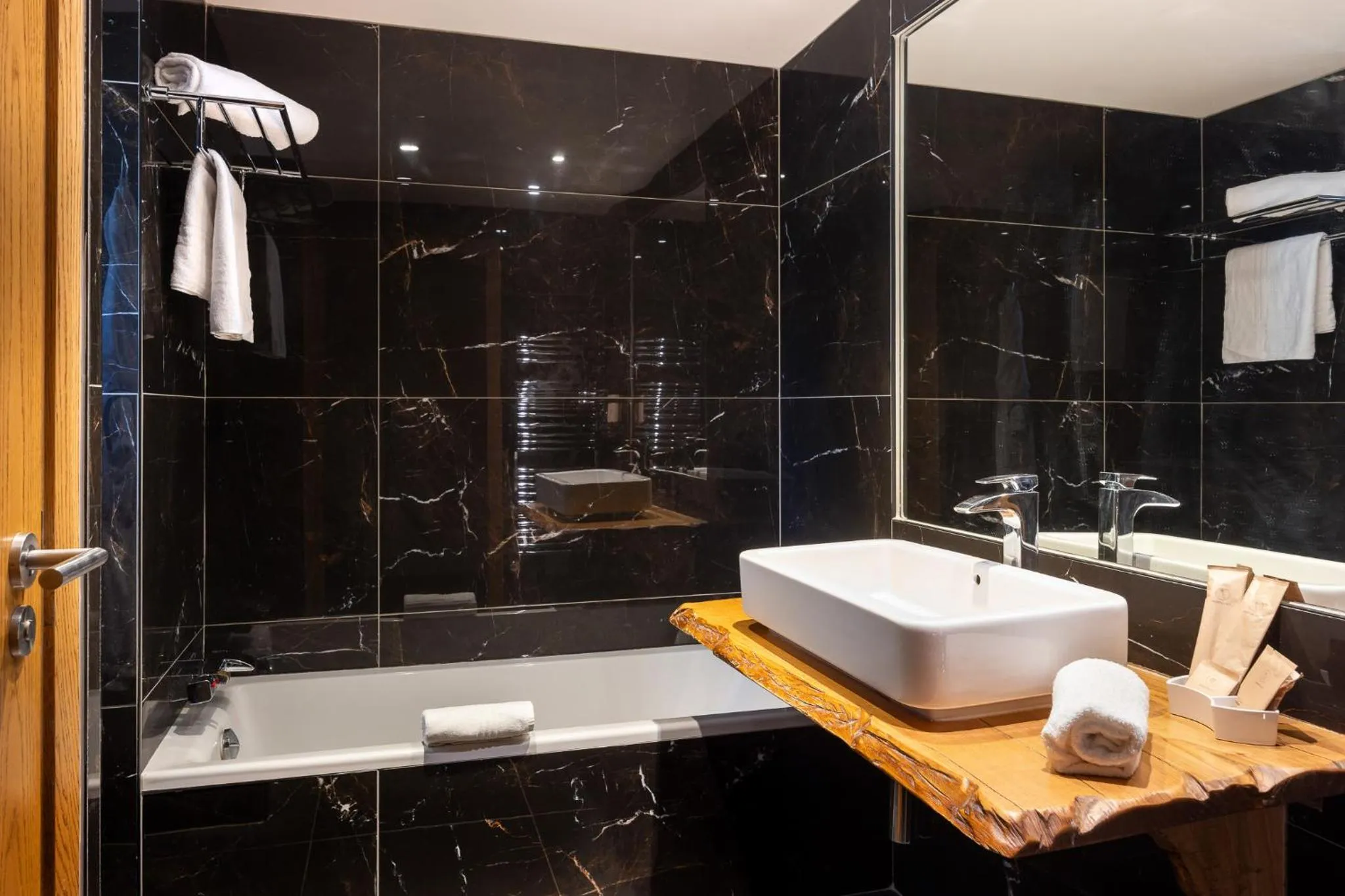 Bathroom in Mercure Brignoles Golf de Barbaroux & Spa