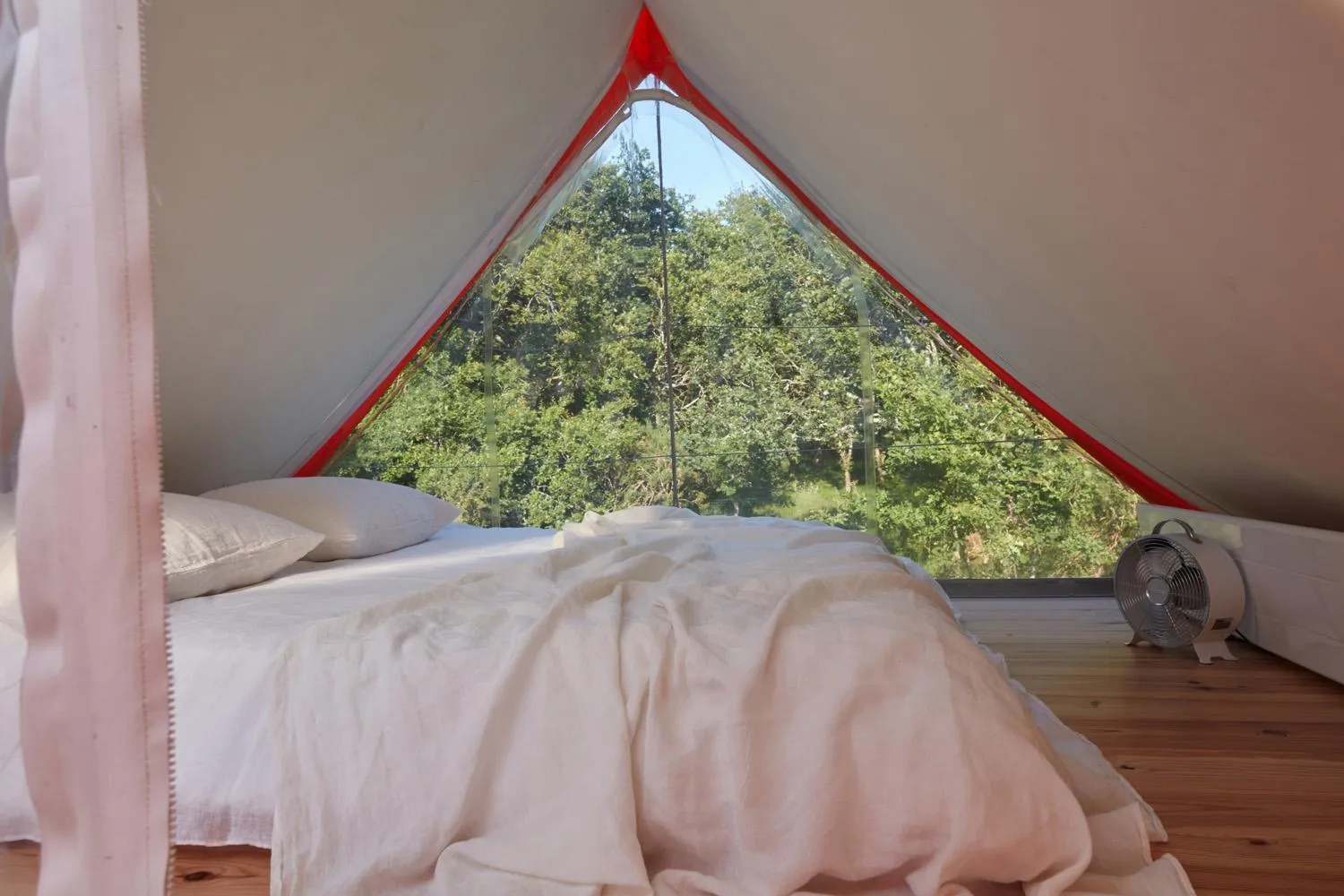 Bed in La Belle Folie