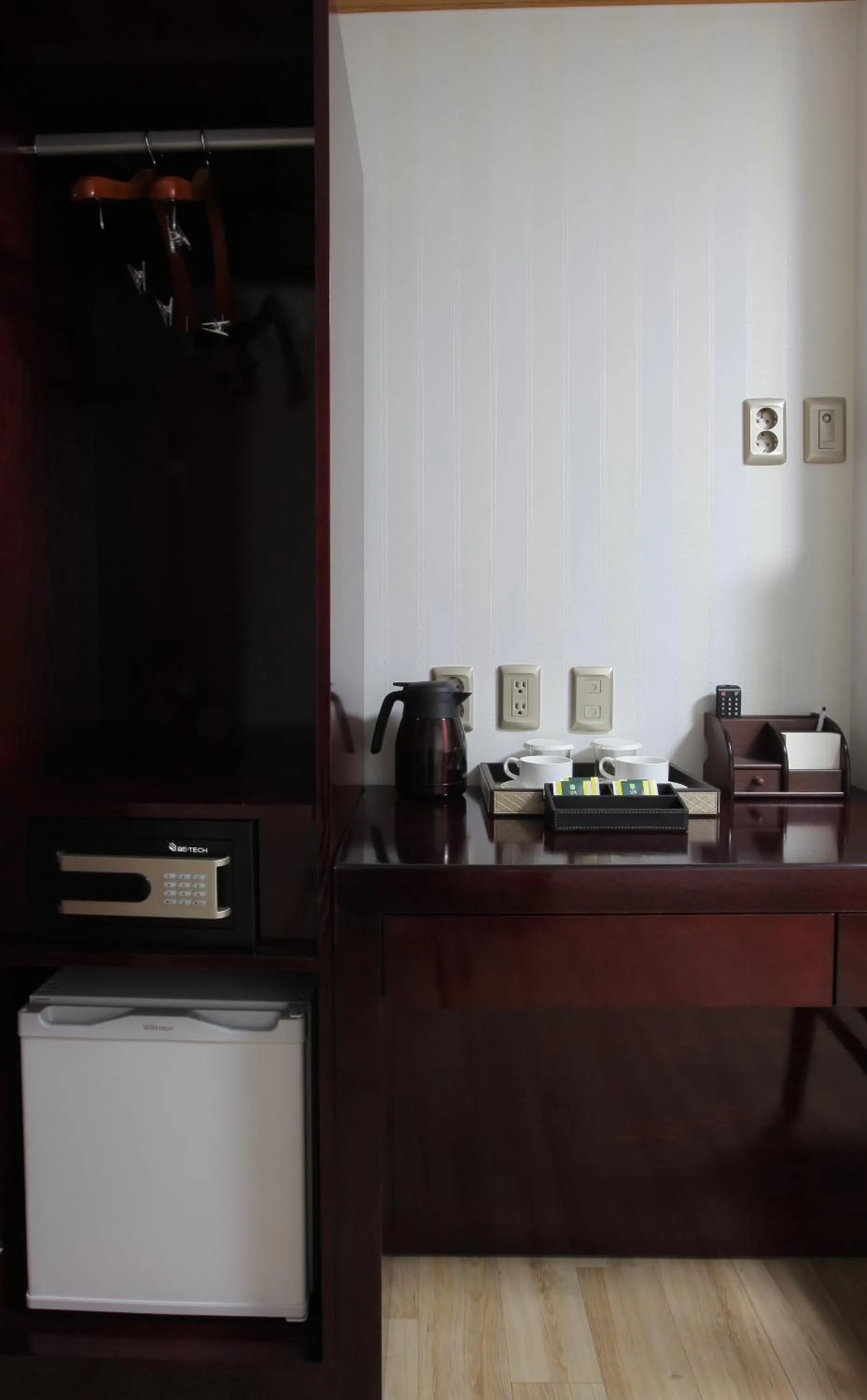 Bedroom in Hotel Daewoo Inn