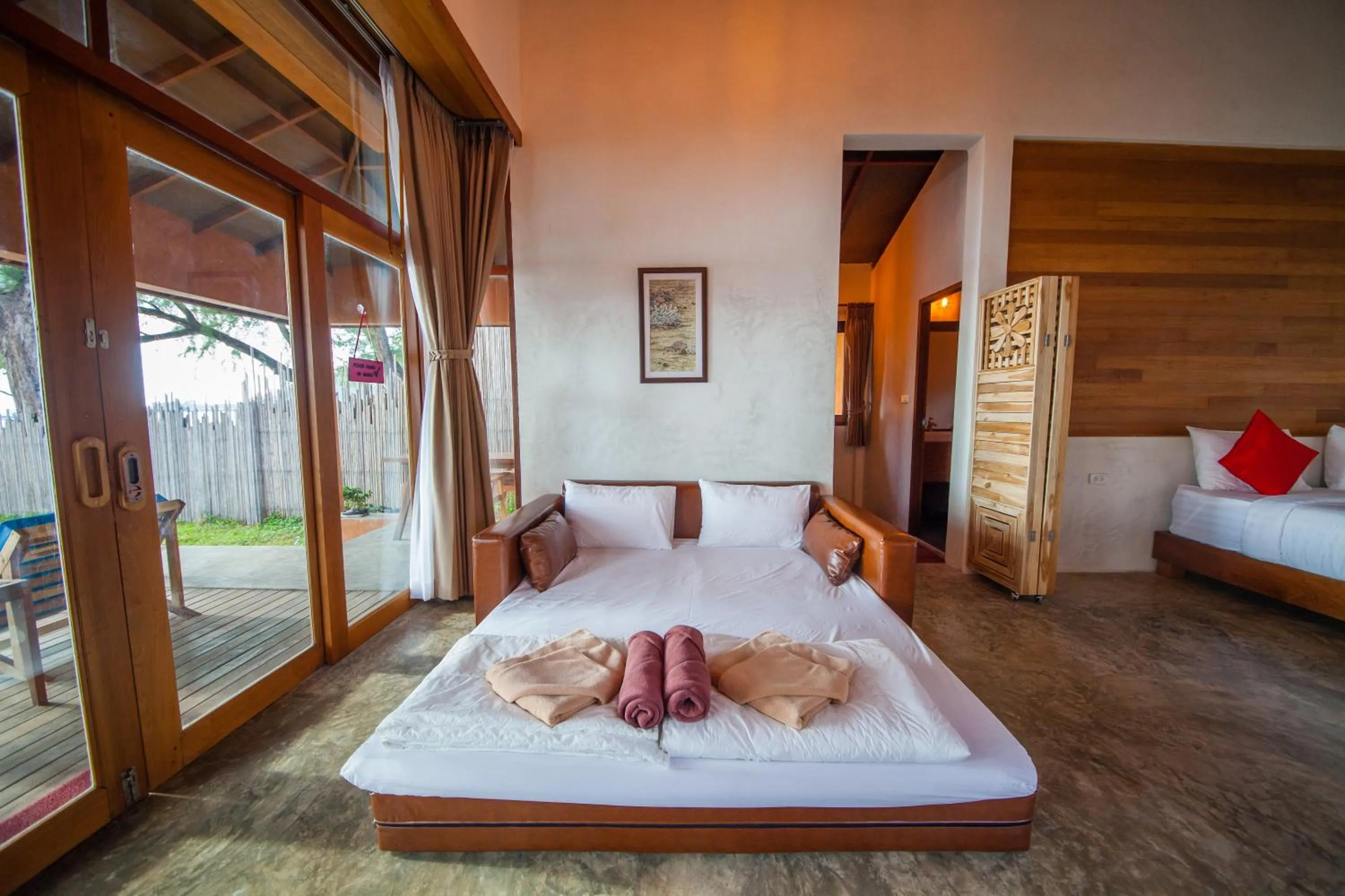 Bed in Flora I Talay