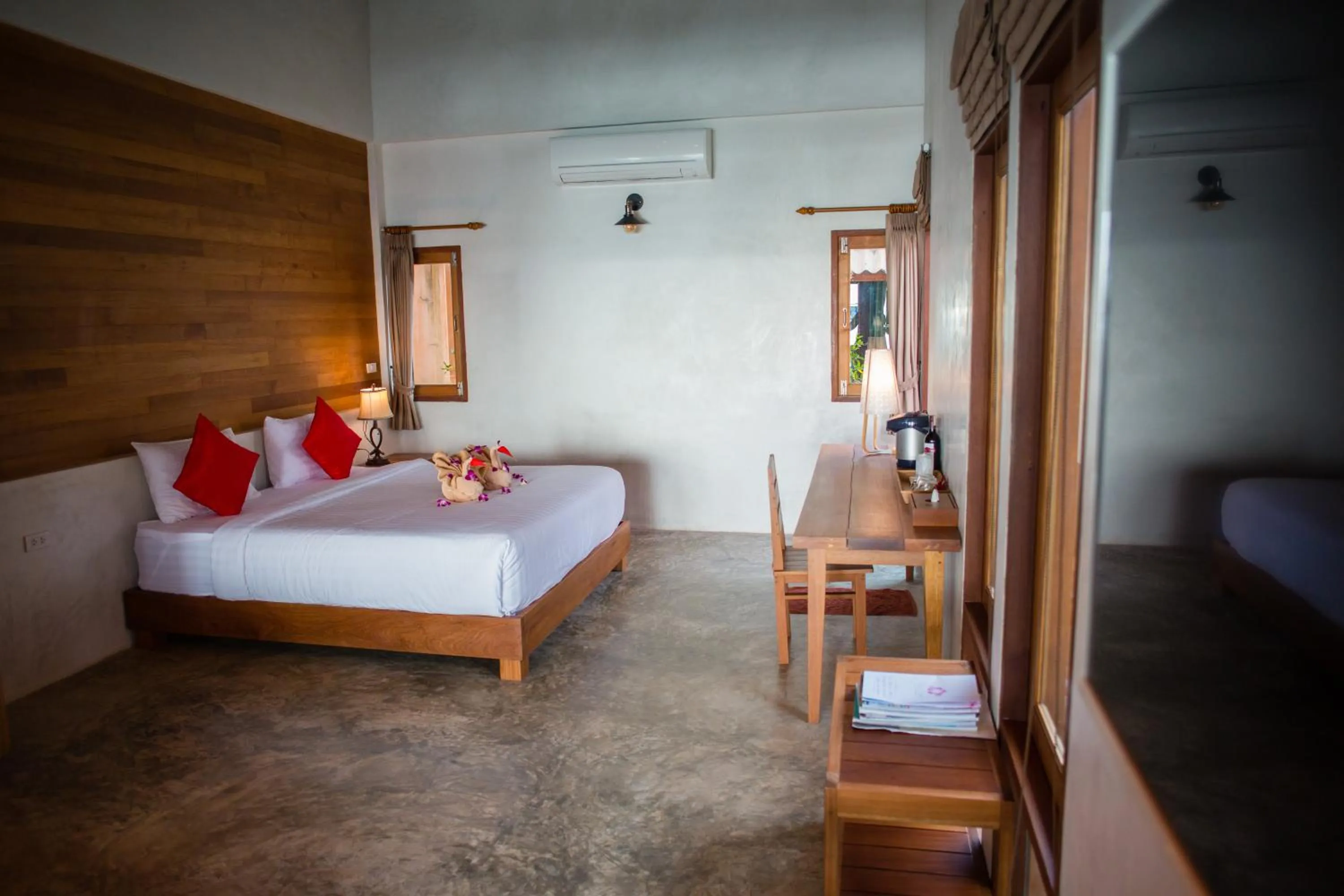 Bed in Flora I Talay