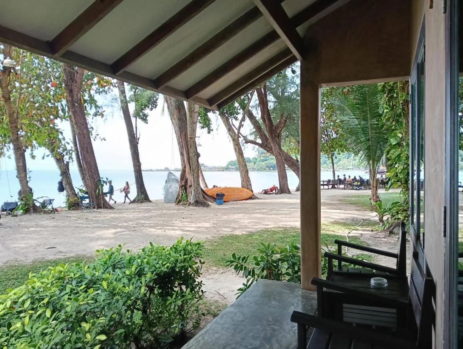 Beach in Flora I Talay