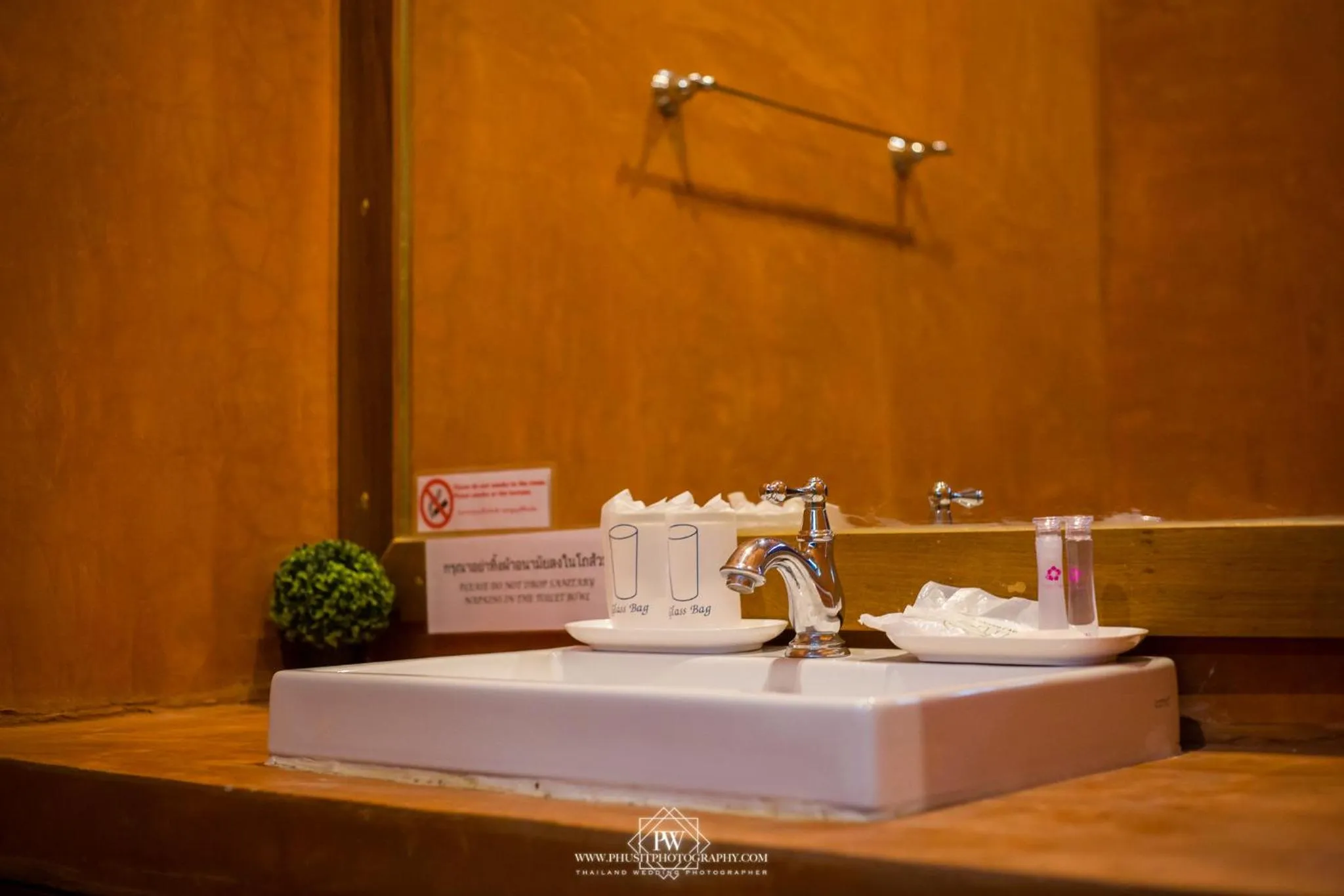 Bathroom in Flora I Talay